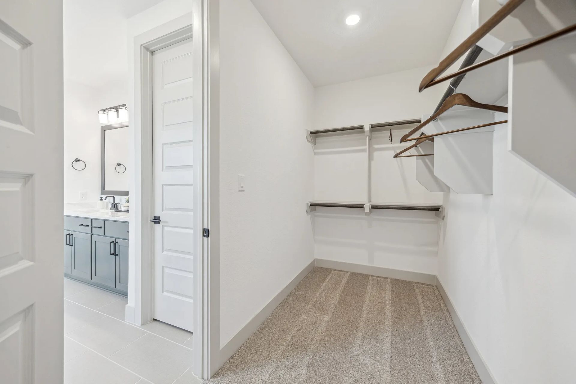 Plan 3034 Closet - Staged
