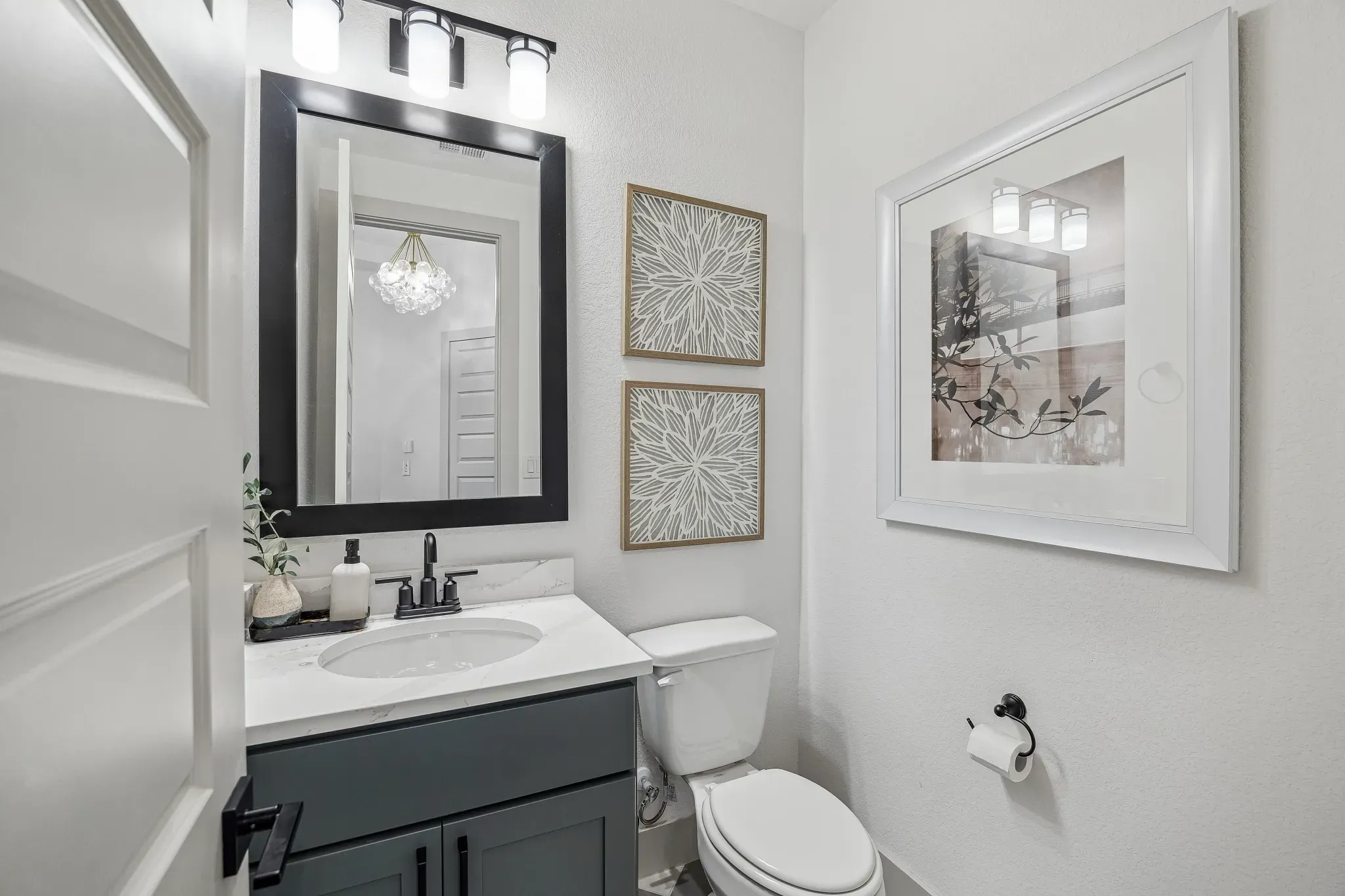 Plan 3034 Powder Room - Staged
