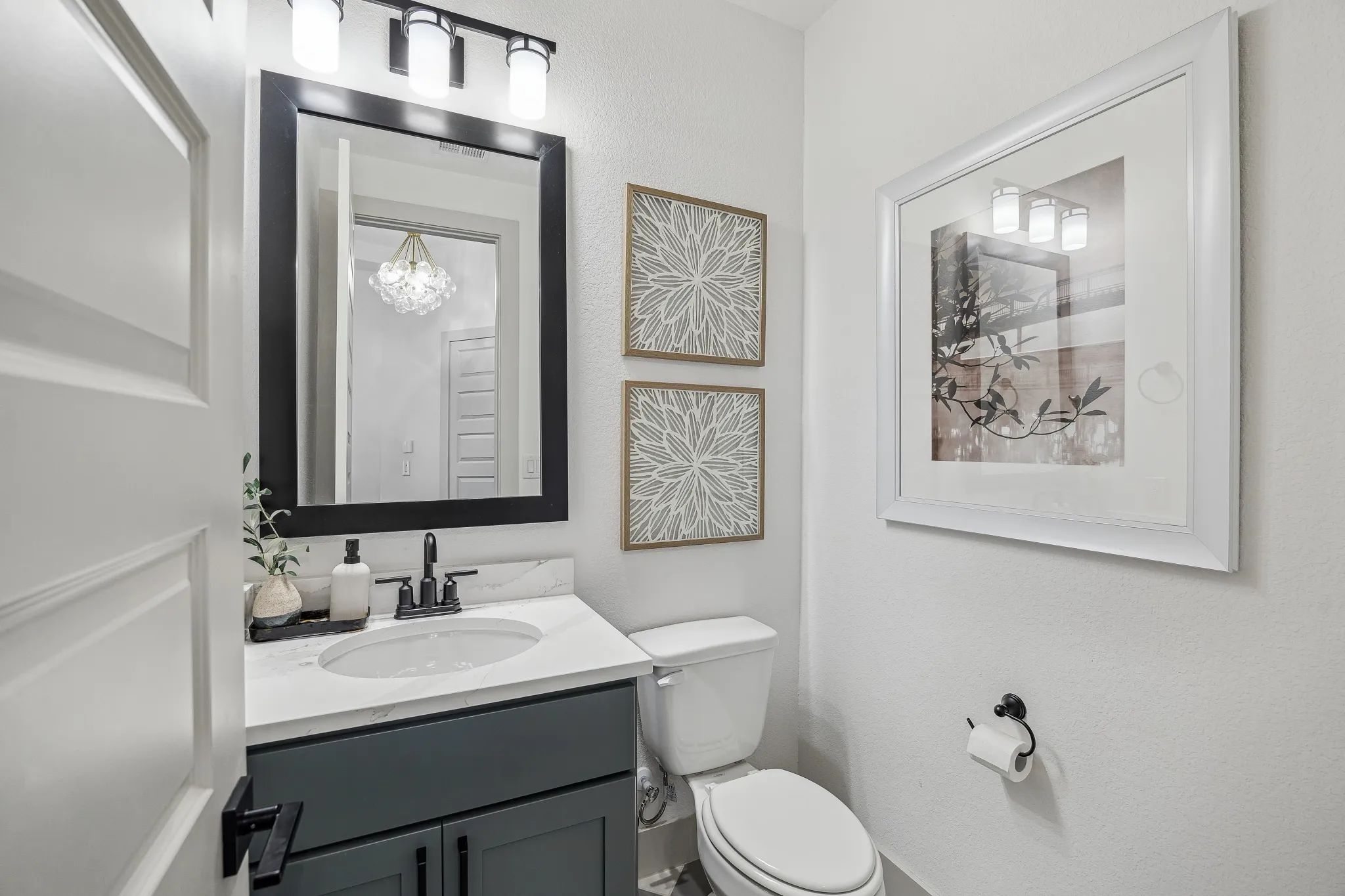 Plan 3034 Powder Room - Staged