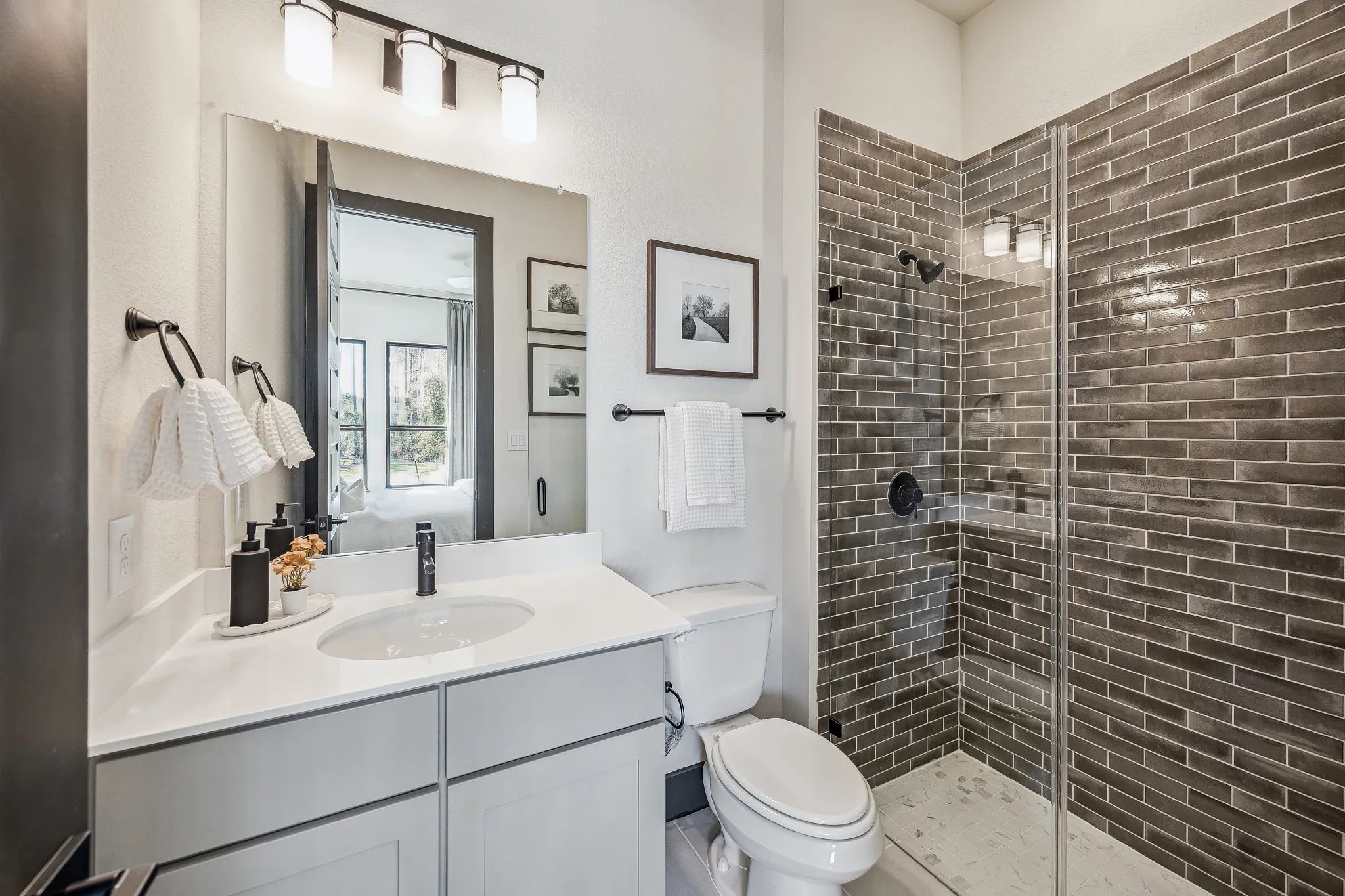 Plan 6029 Bath 2 - Staged