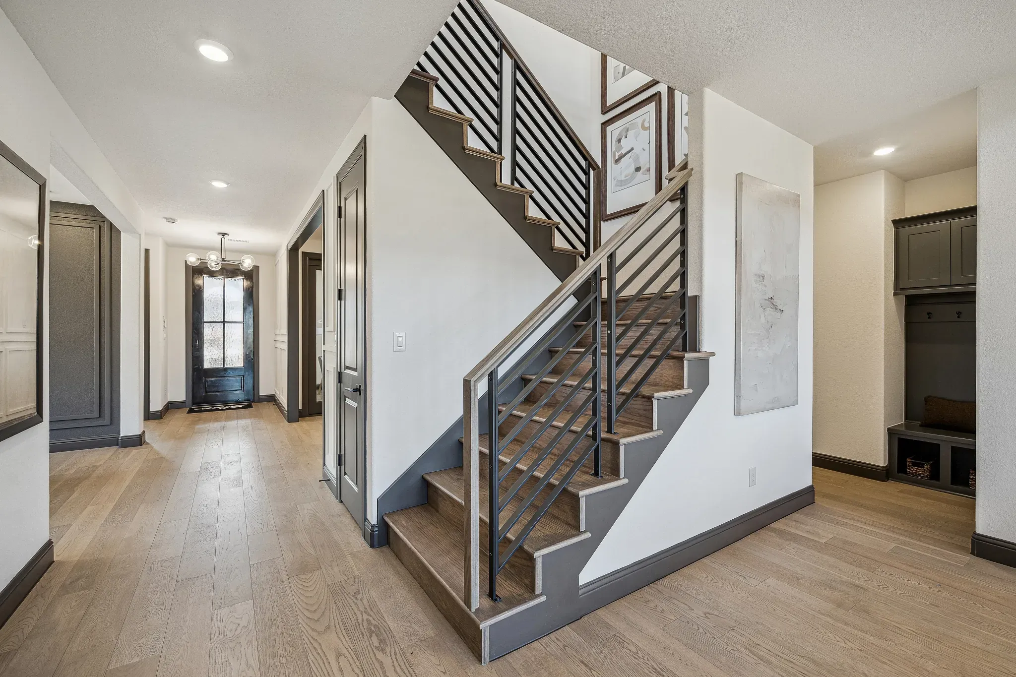 Plan 4069 Hall - Staged