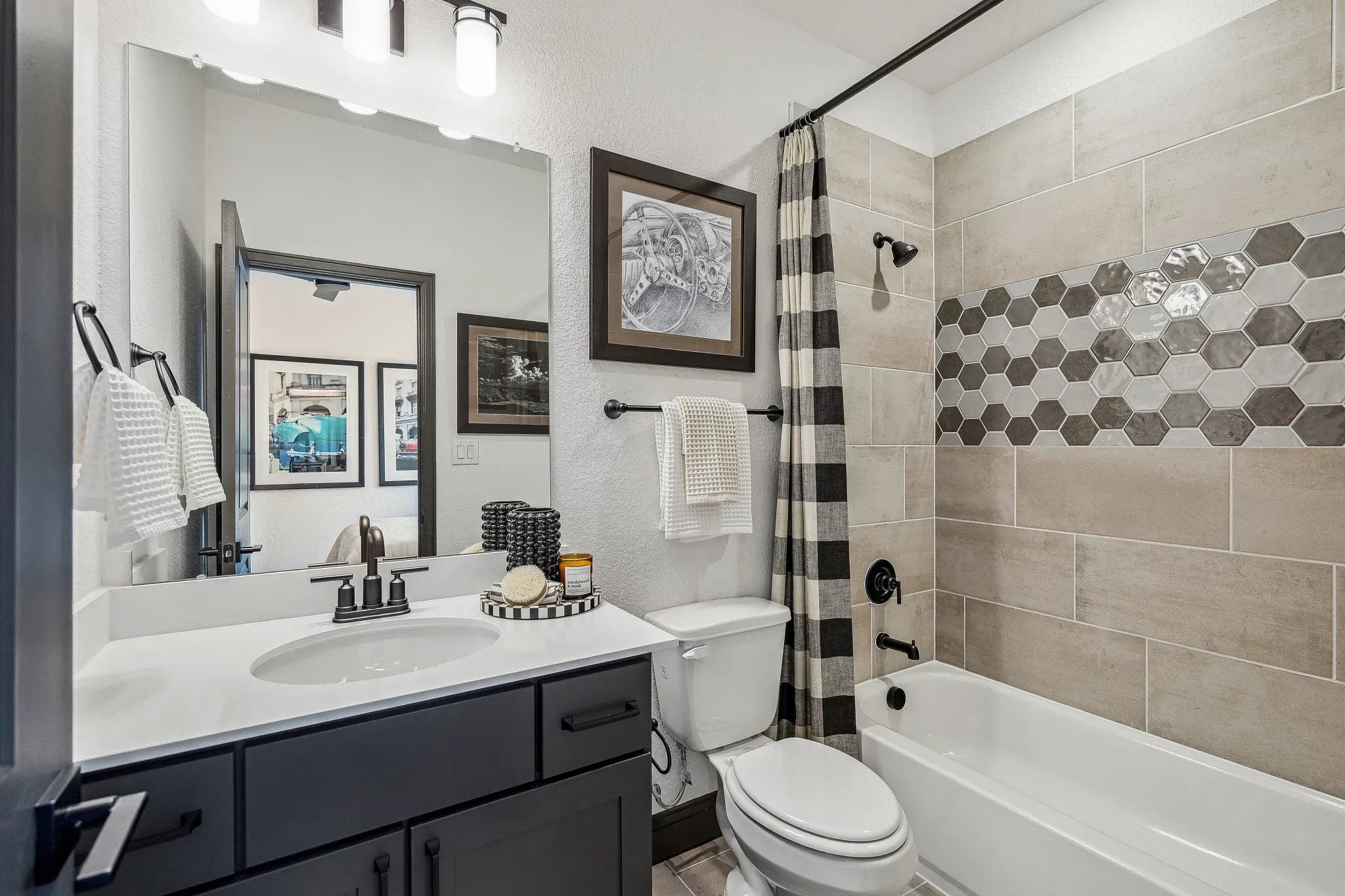 Plan 4069 Bath 4 - Staged