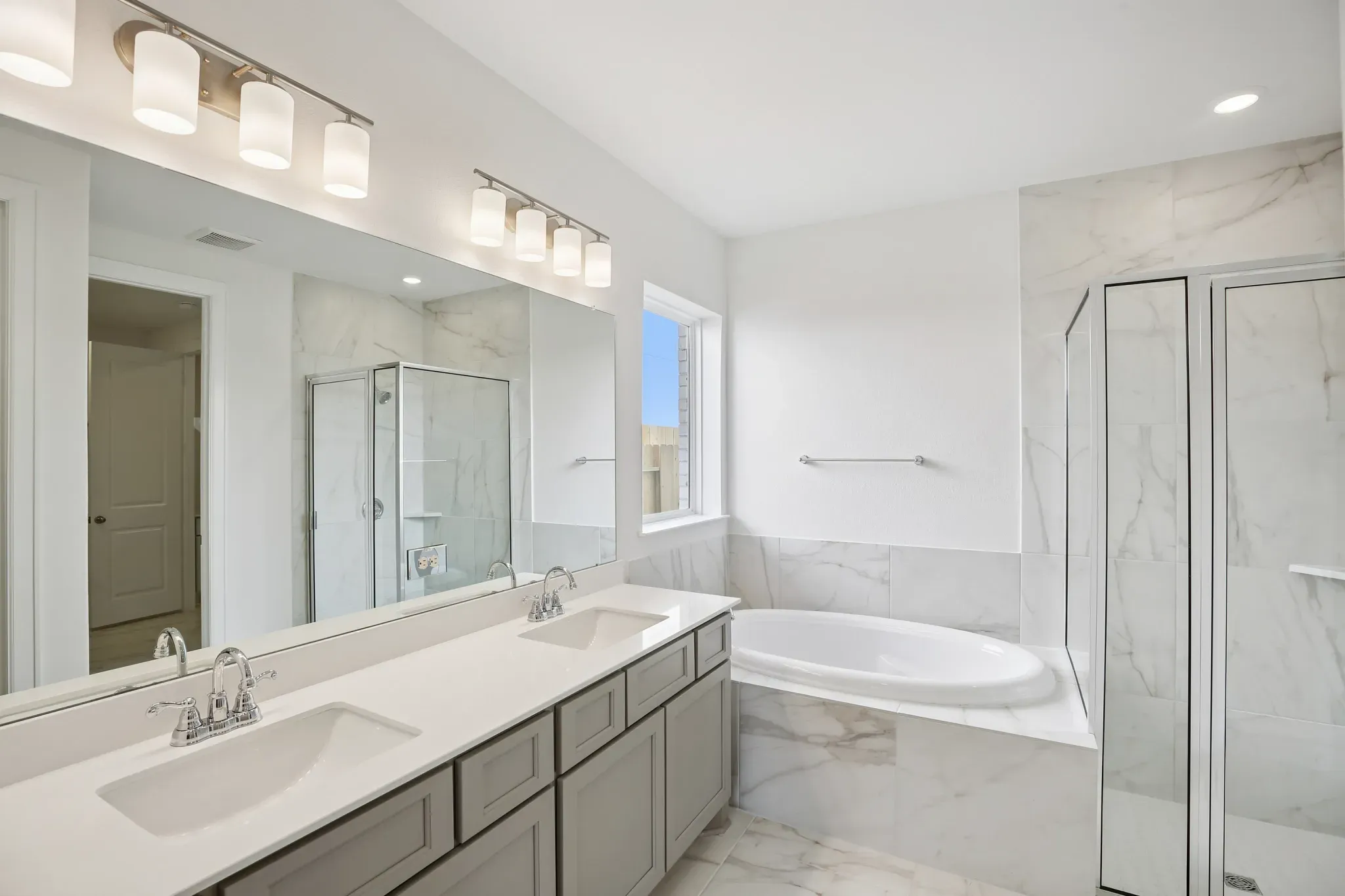 Plan 4059 Primary Bath