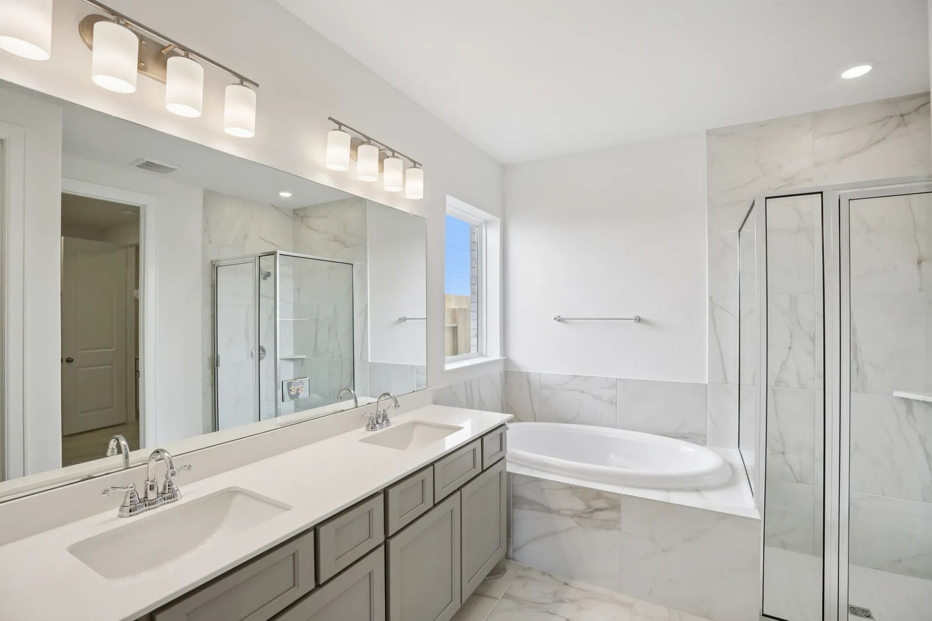 Plan 4059 Primary Bath