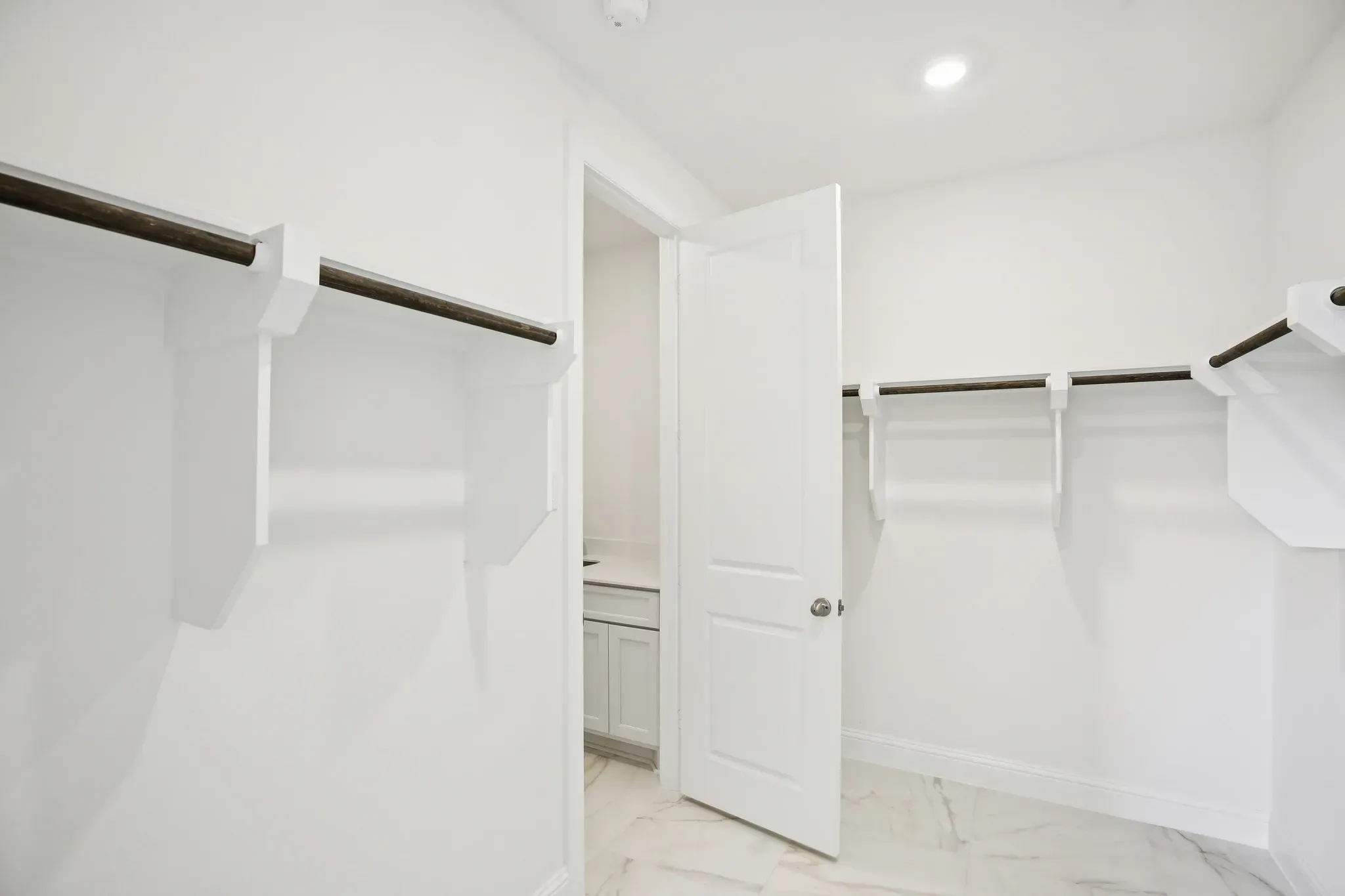 Plan 4059 Closet
