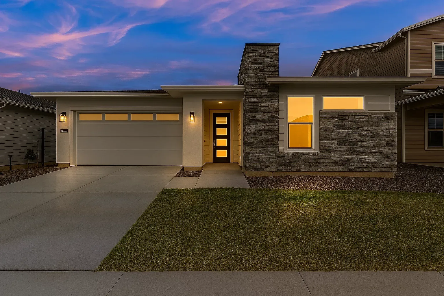 5812  W OXTON ST (Synergy)