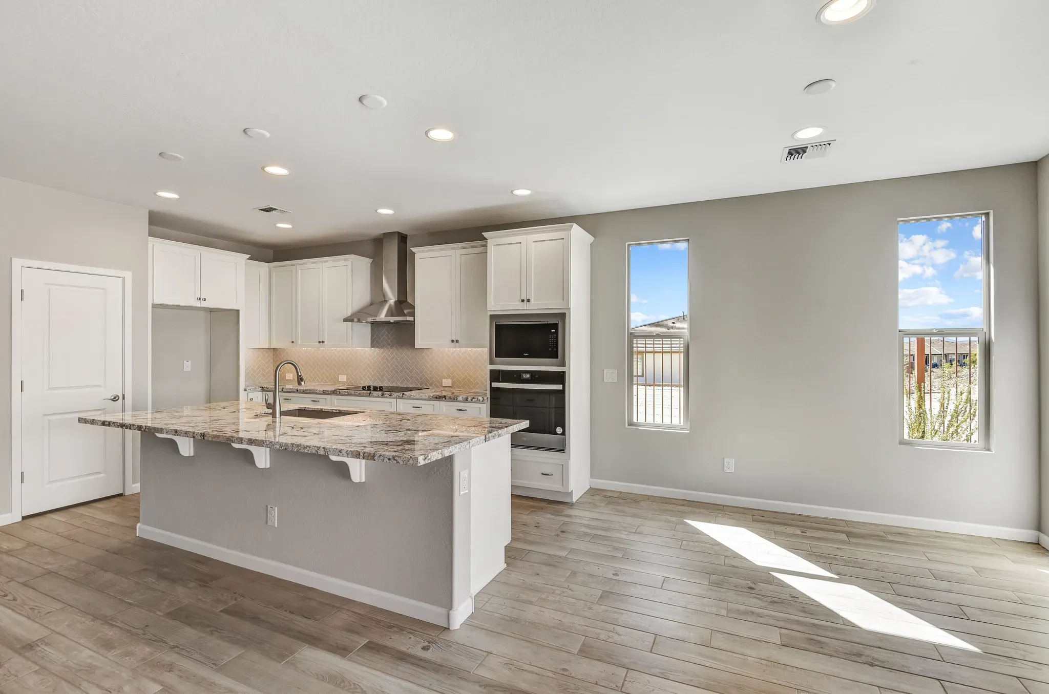 Wickenburg Flourish HS 1862 Kitchen Dine