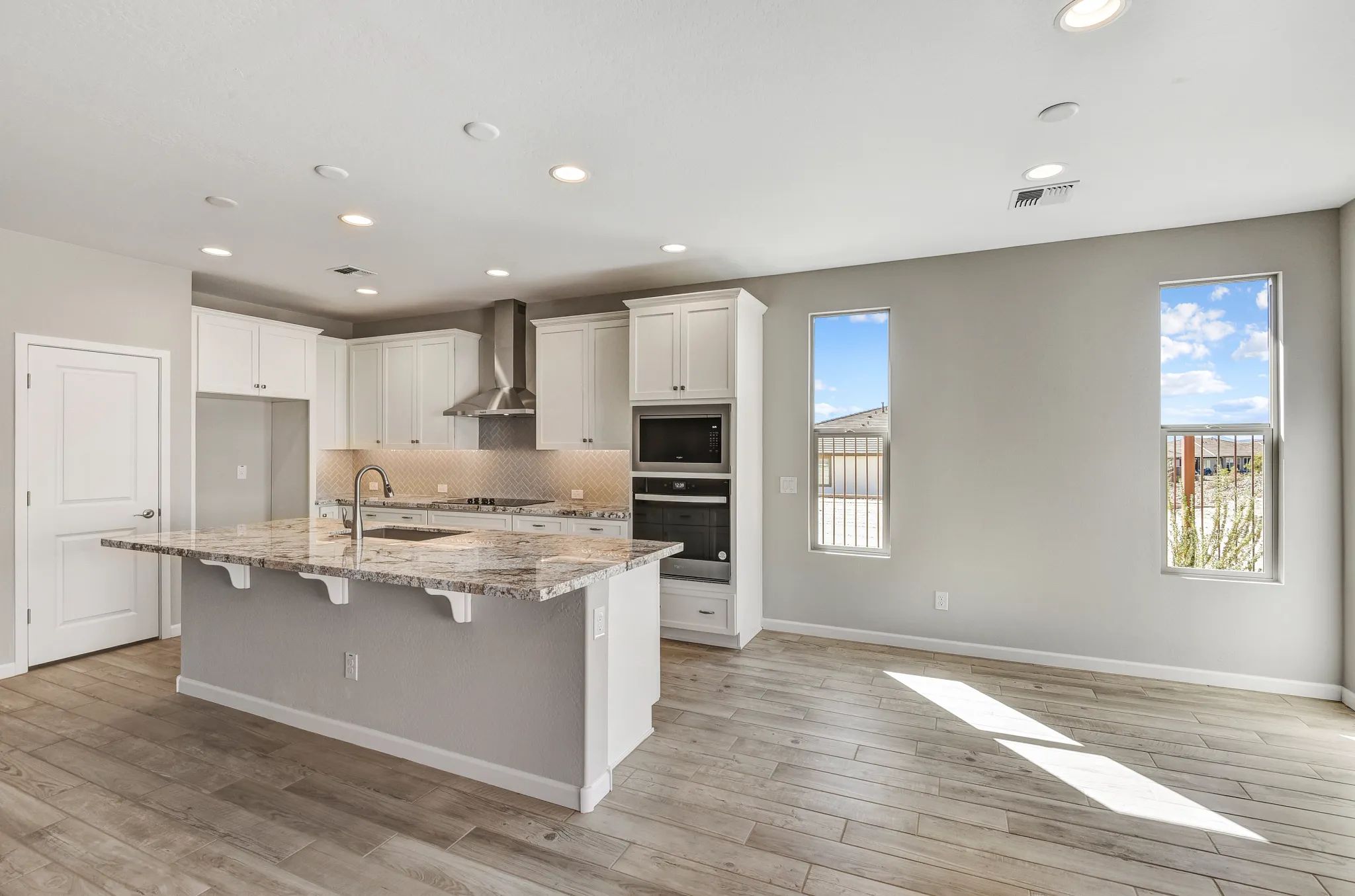 Wickenburg Flourish HS 1862 Kitchen Dine