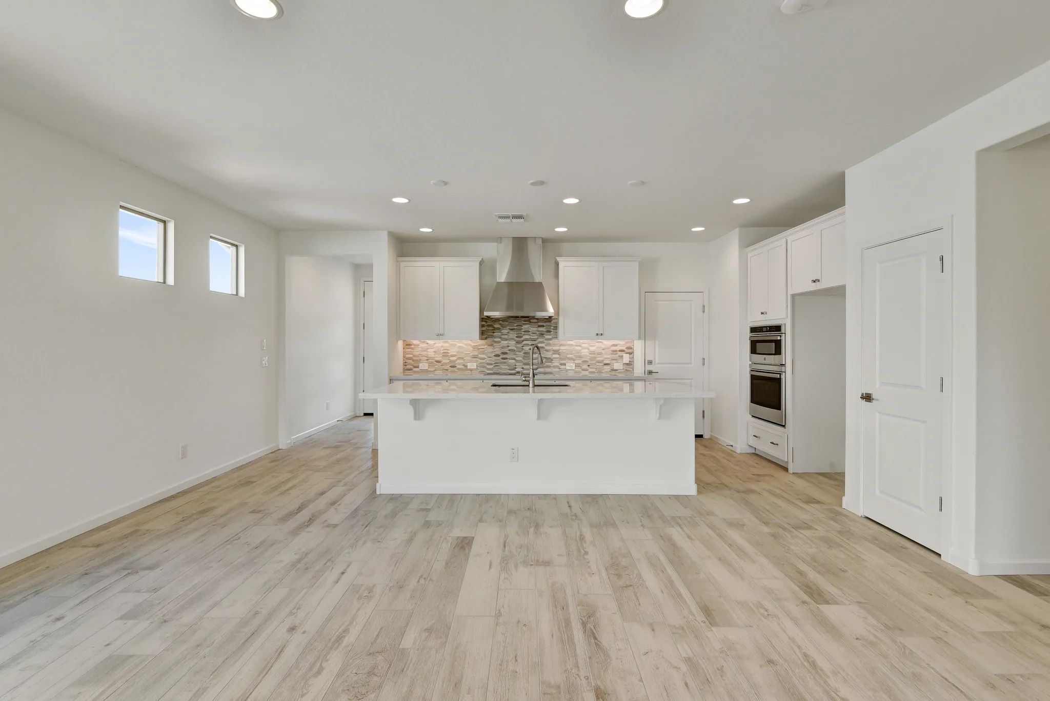 Wickenburg Ranch Thrive HS 1559 Kitchen