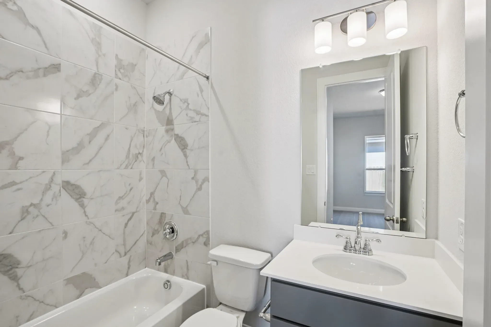 Plan 5019 Bath 2