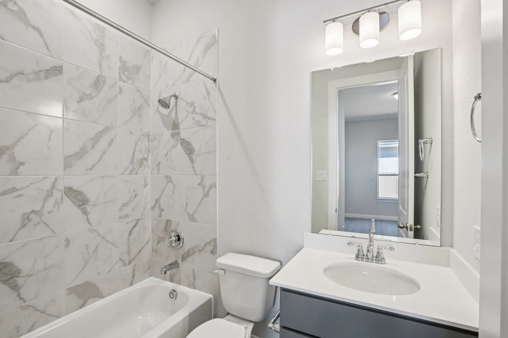 Plan 5019 Bath 2