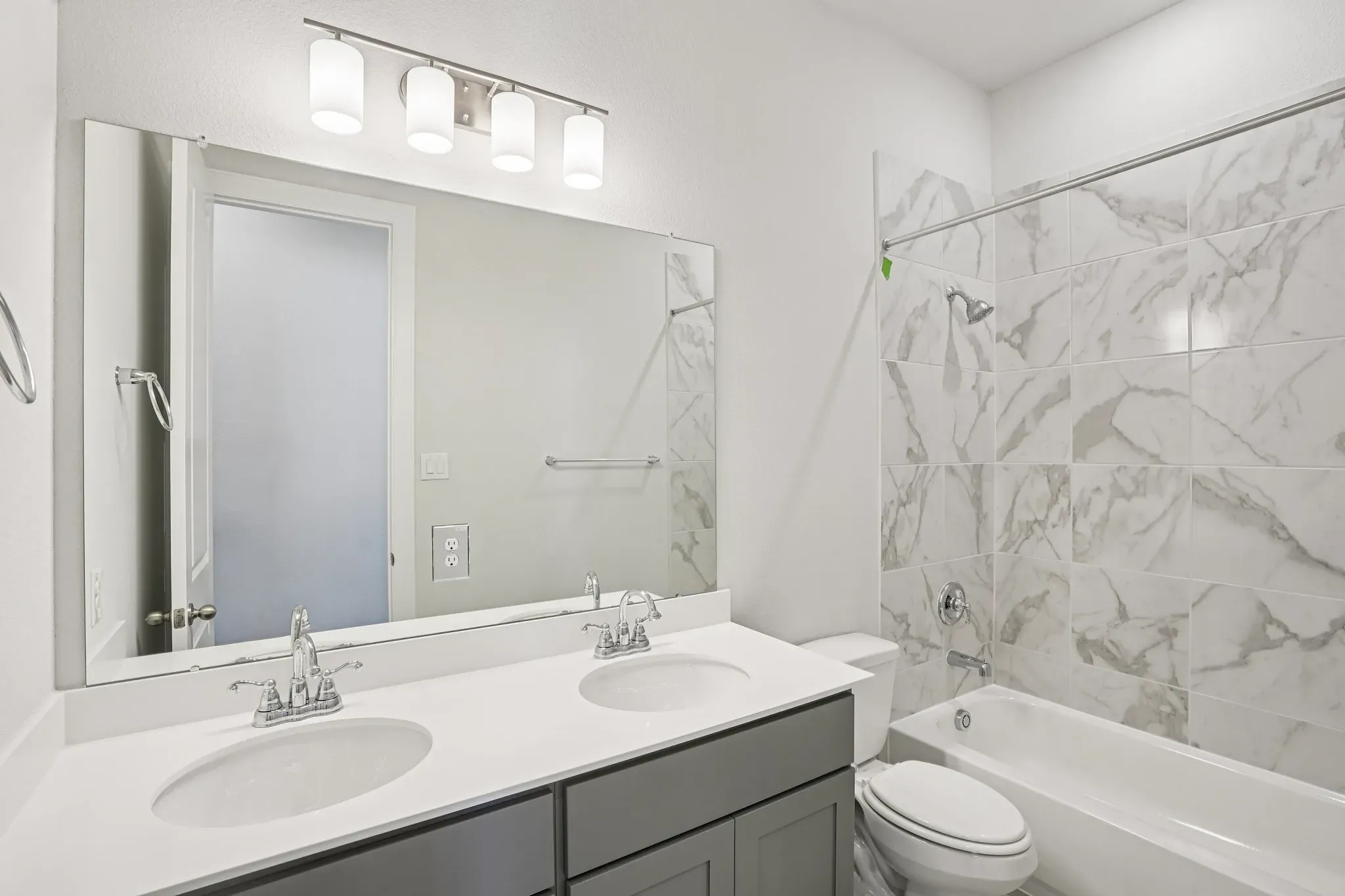 Plan 5019 Bath 3