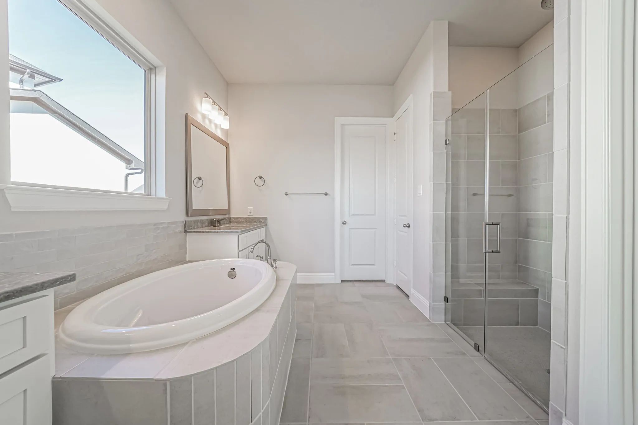 Plan 6025 Primary Bath