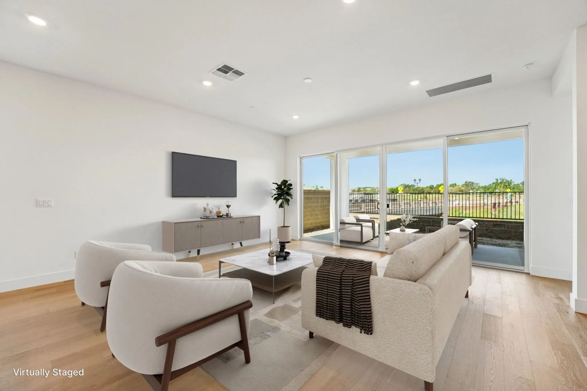 The Meadows Homesite 1 Living Room Virtually Stage
