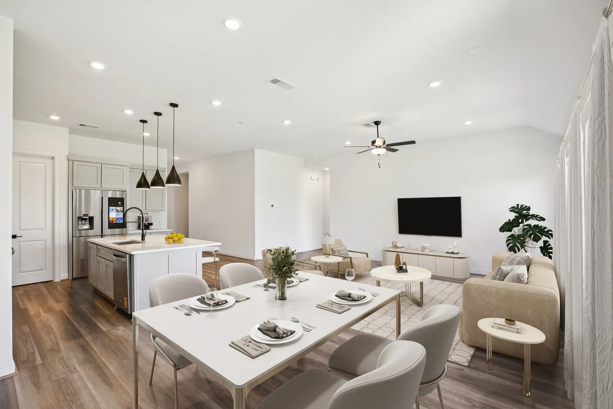 Plan 4019 Dining - Staged