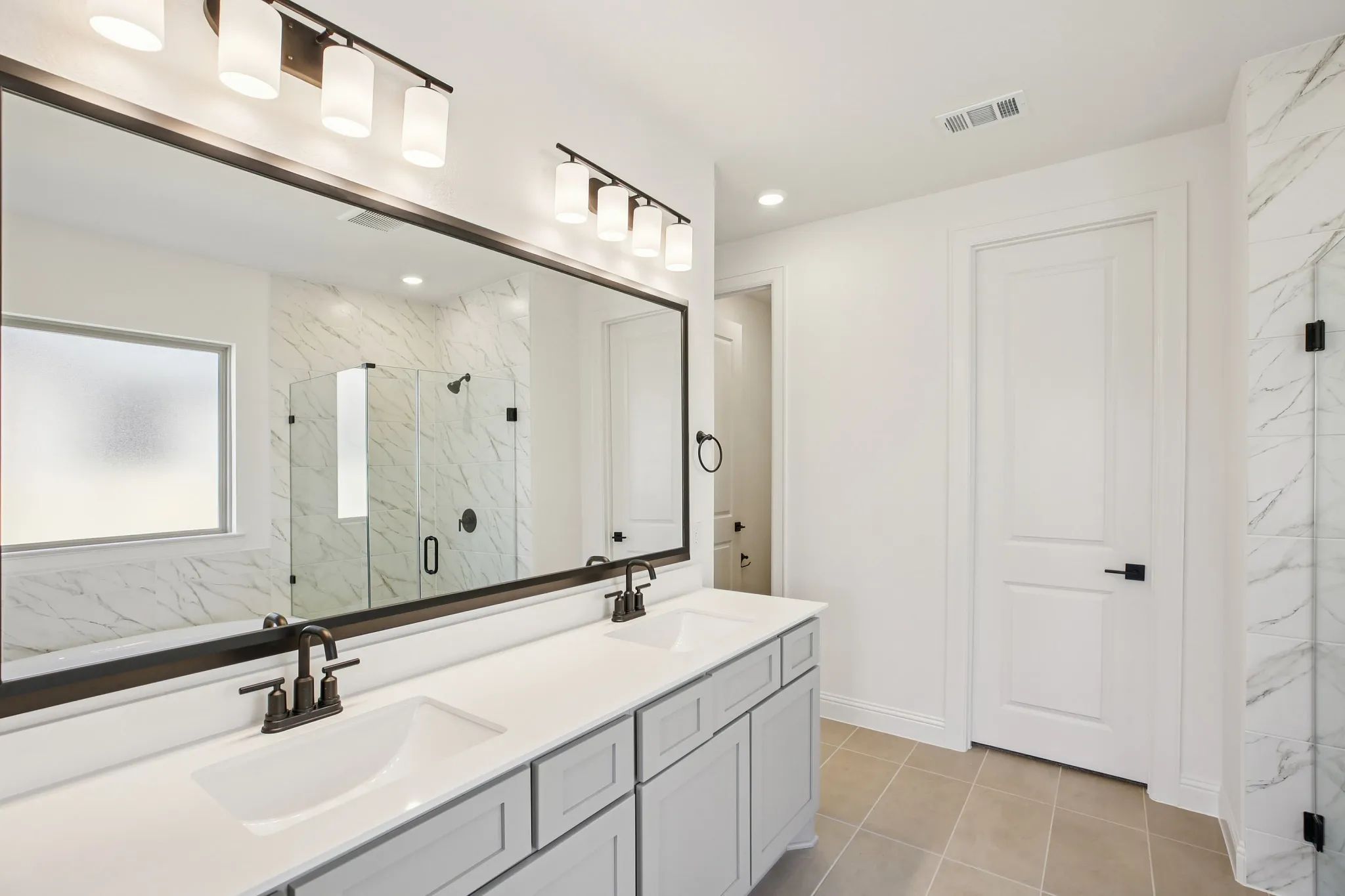 Plan 4019 Primary Bath