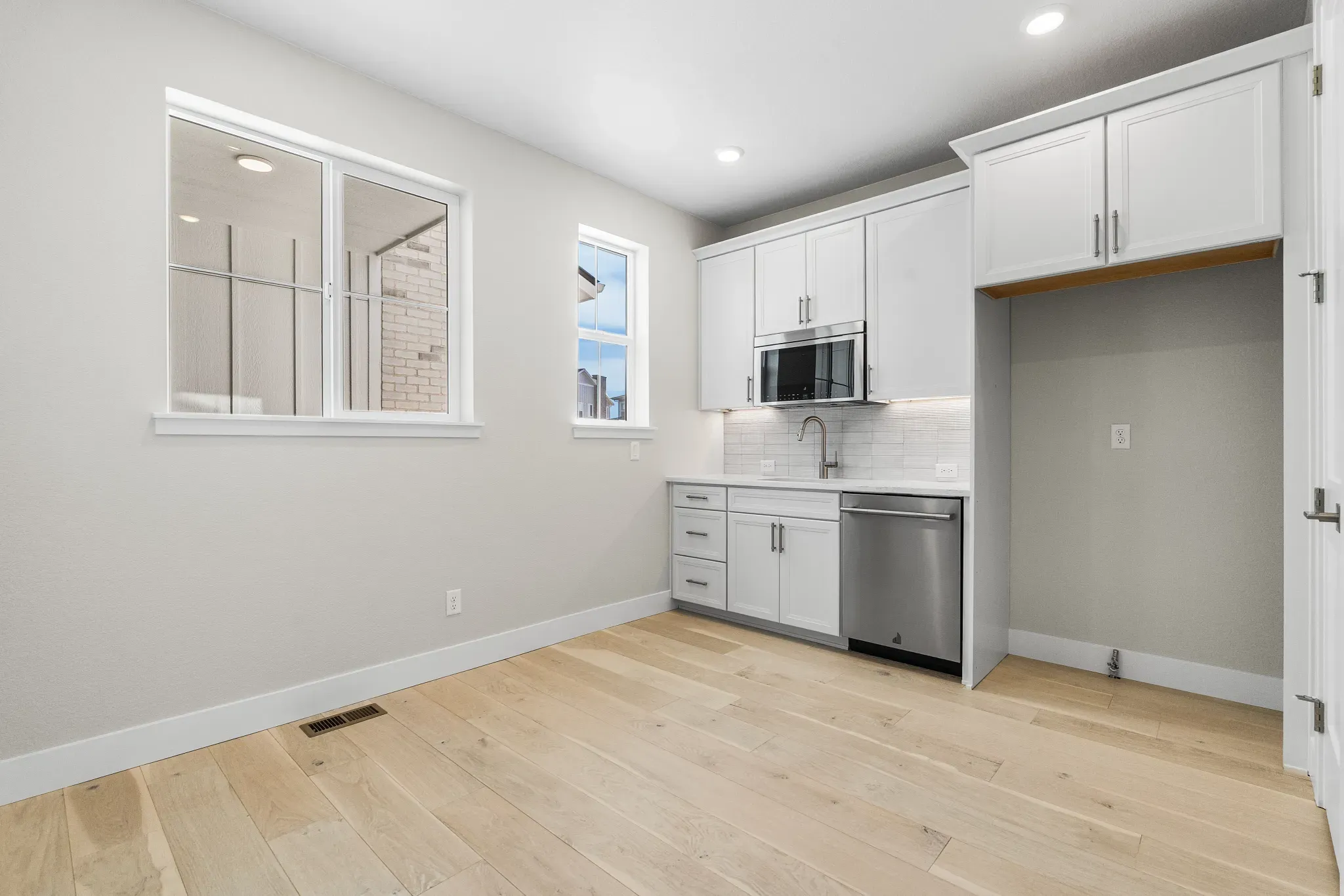 Homesite 3703 Multi-Gen Kitchenette