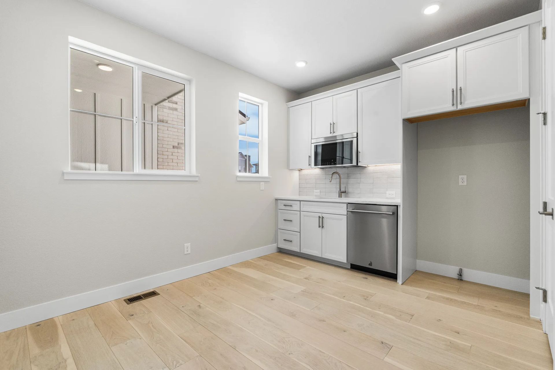 Homesite 3703 Multi-Gen Kitchenette
