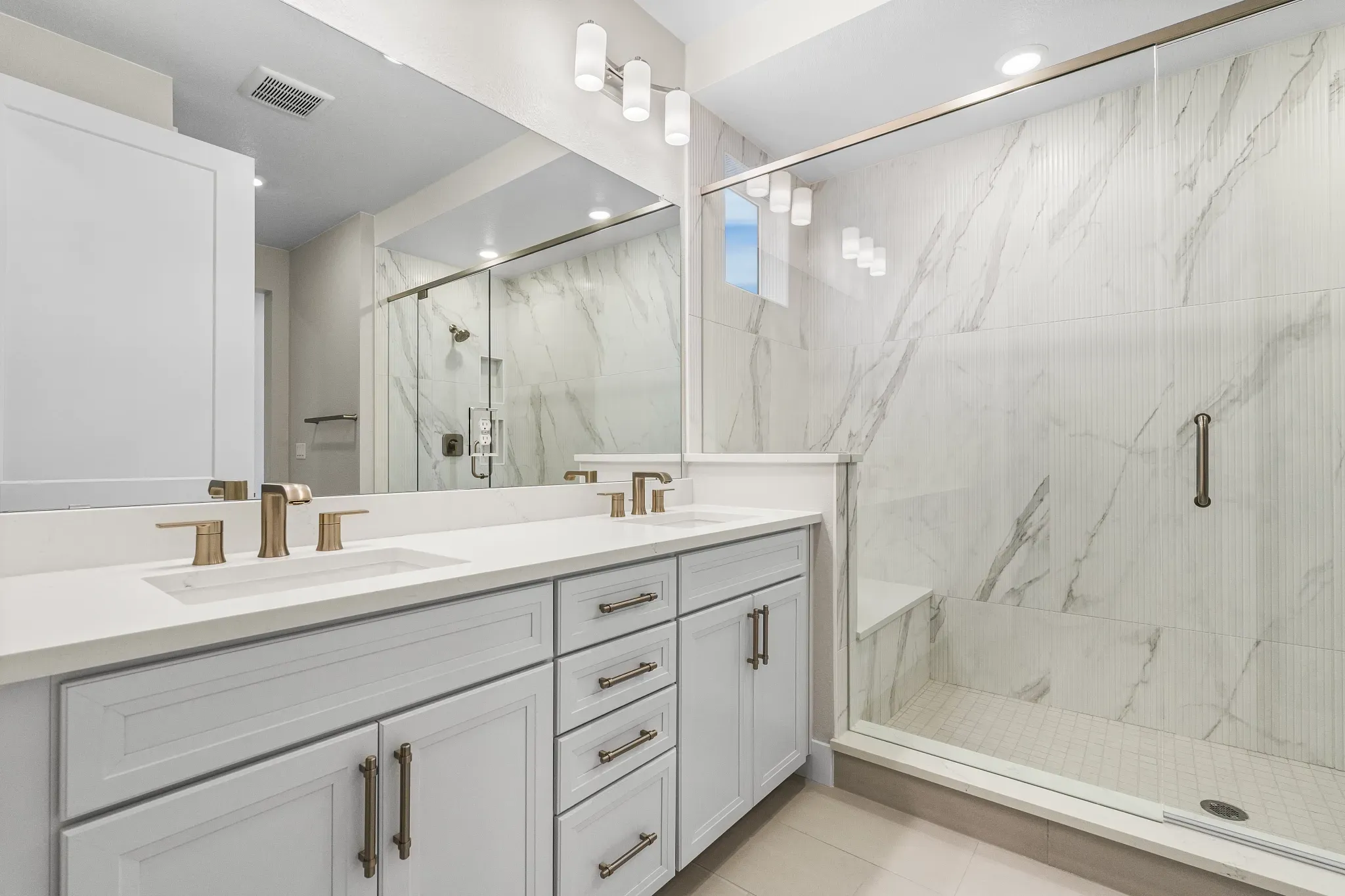 Homesite 3703 Multi-Gen Main Bath