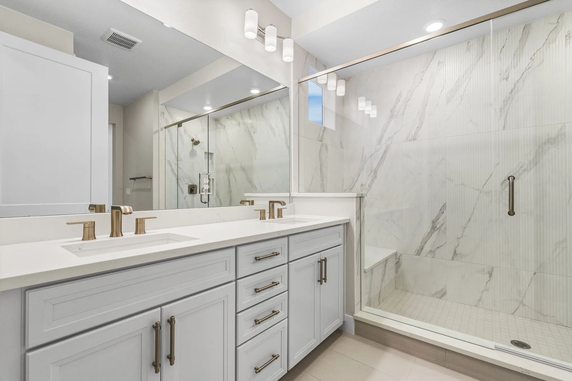Homesite 3703 Multi-Gen Main Bath