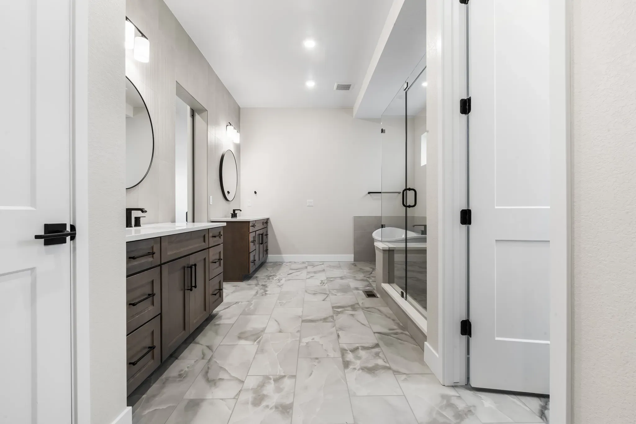 Willowbend Primary Bath