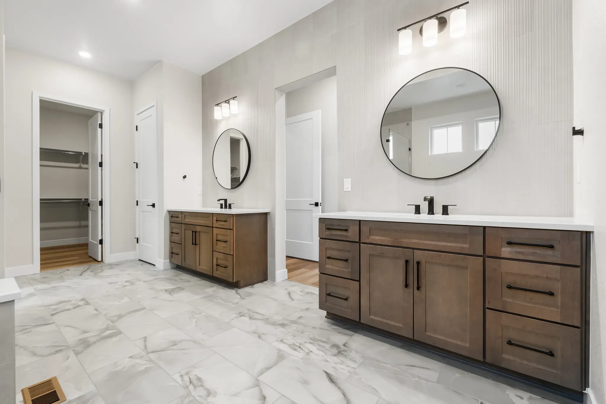 Willowbend Primary Bath