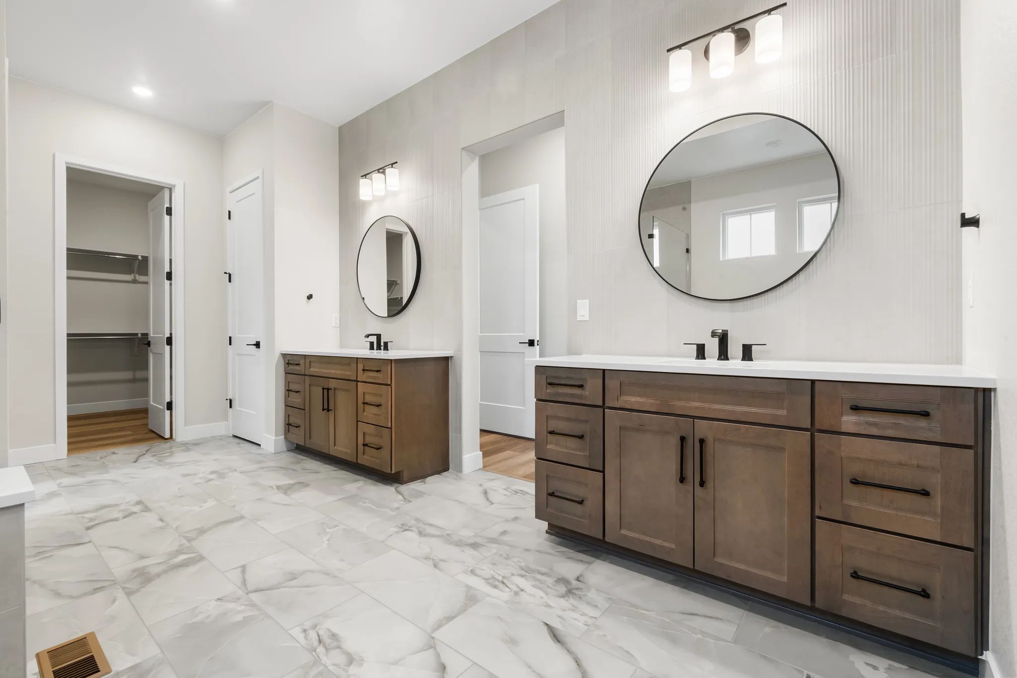 Willowbend Primary Bath