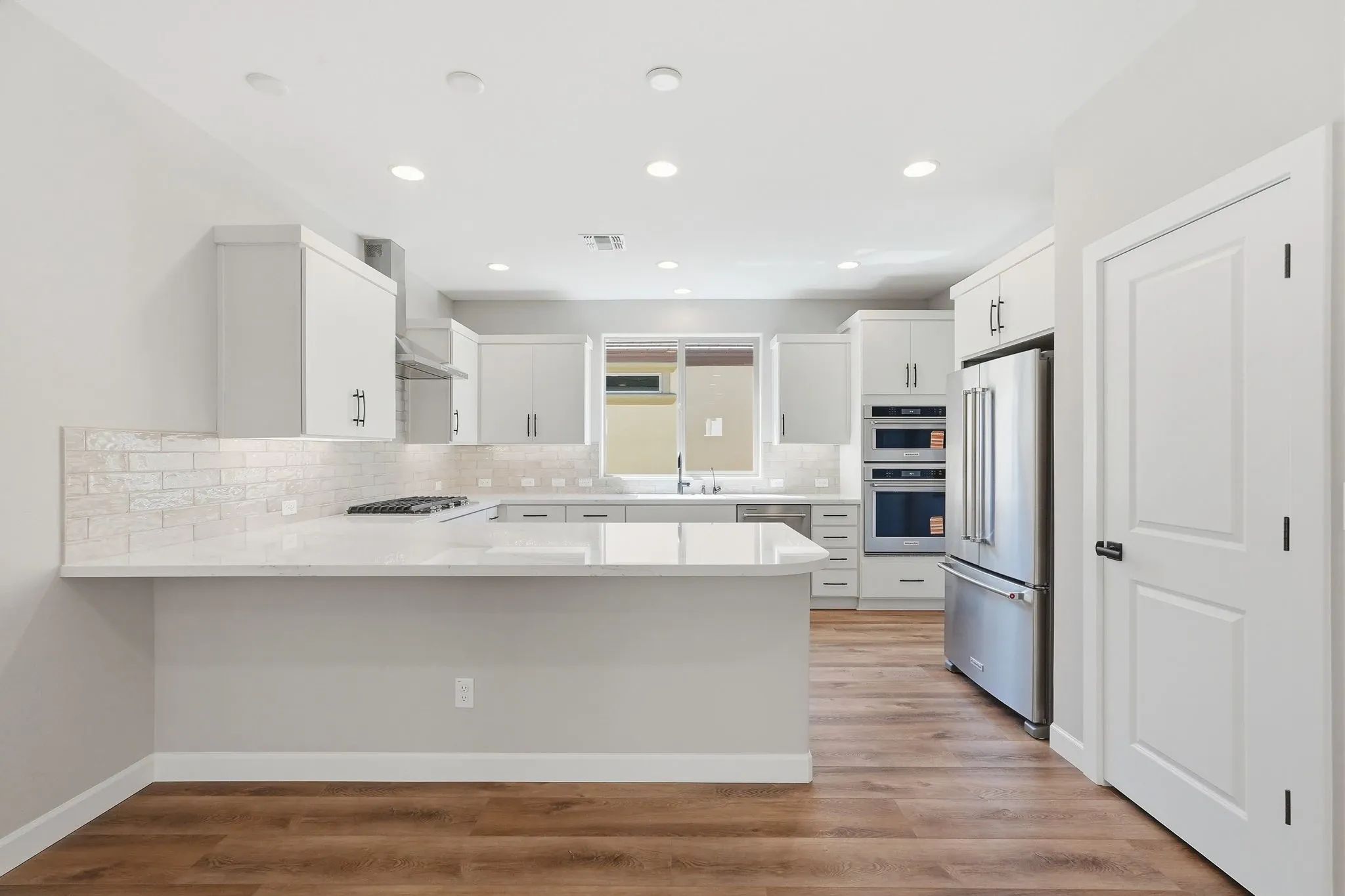 Encanterra Cannes HS 2056 Kitchen