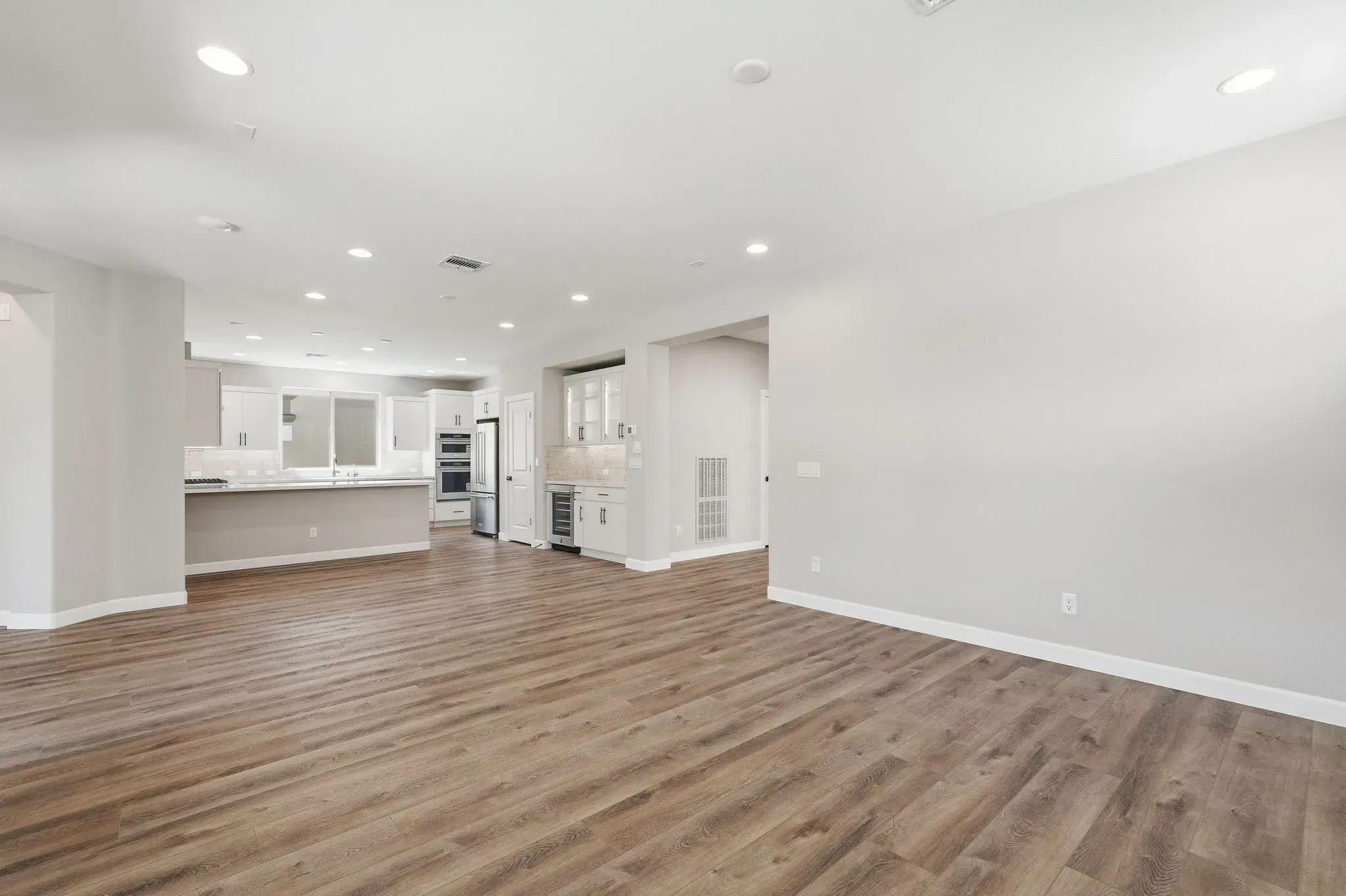 Encanterra Cannes HS 2056 Great Room