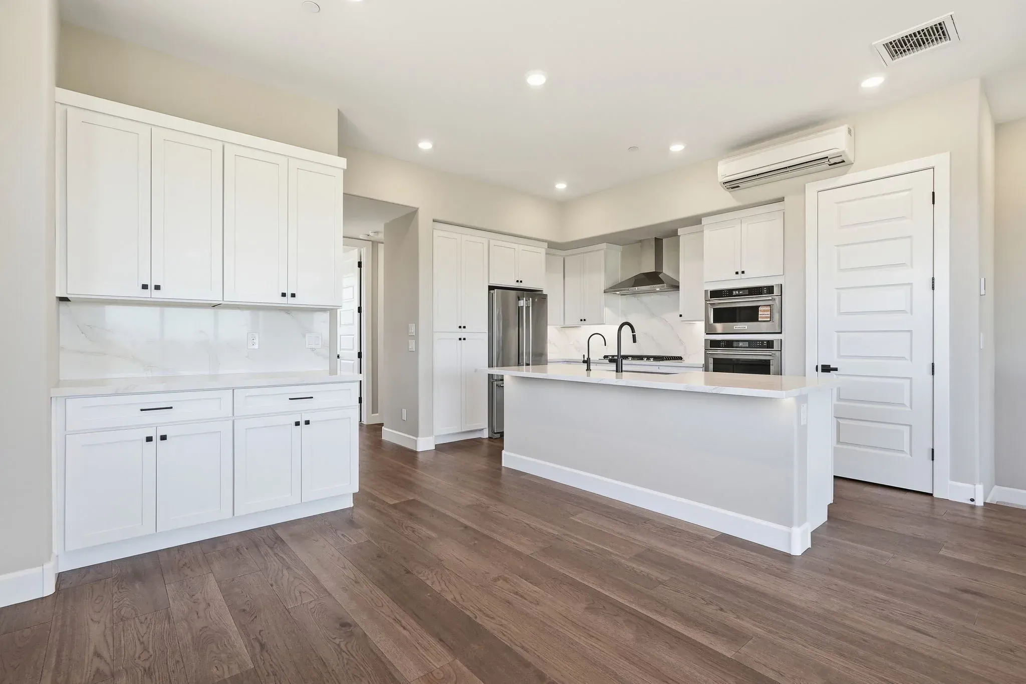 Encanterra Vantage HS 2533 Kitchen