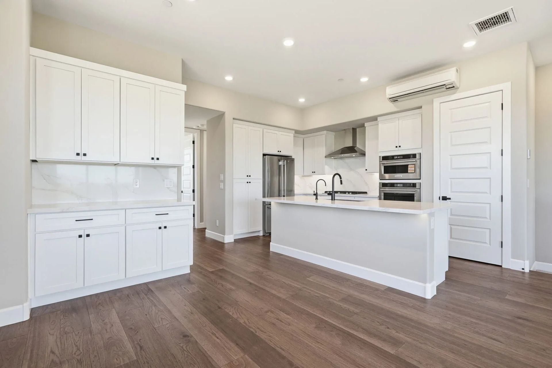Encanterra Vantage HS 2533 Kitchen