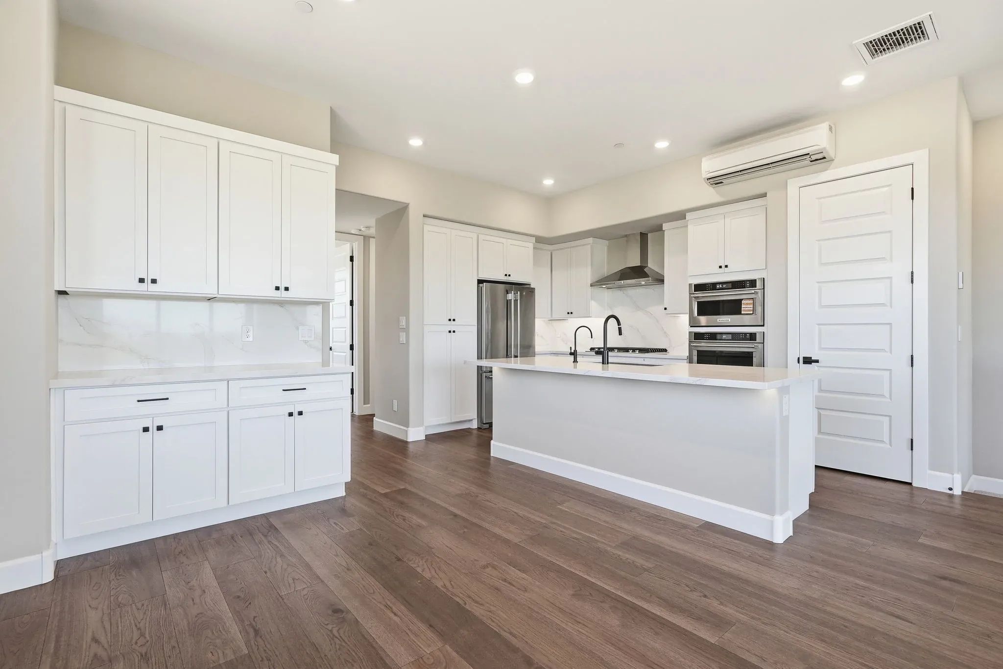 Encanterra Vantage HS 2533 Kitchen