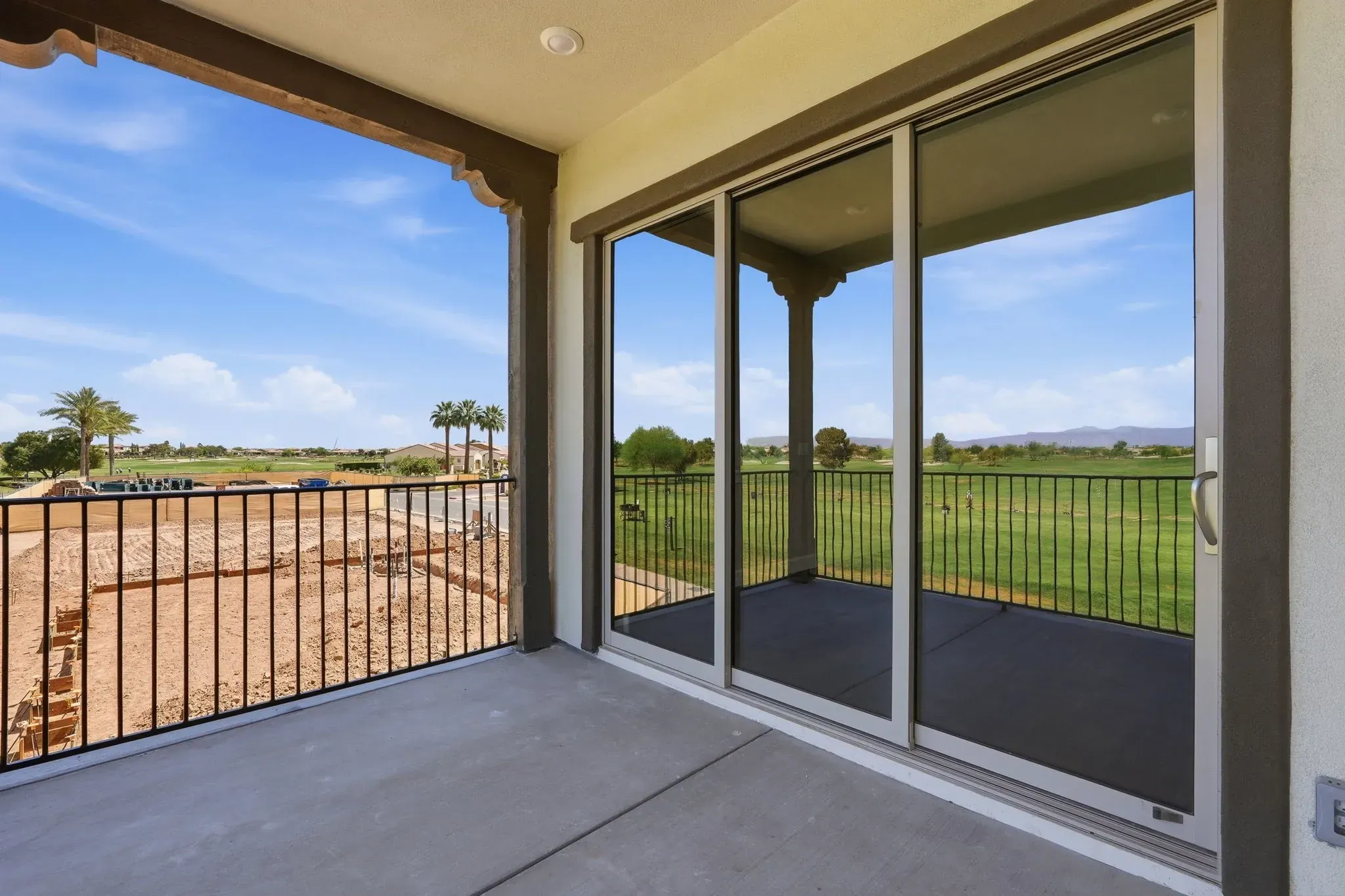 Encanterra Vantage HS 2533 Patio