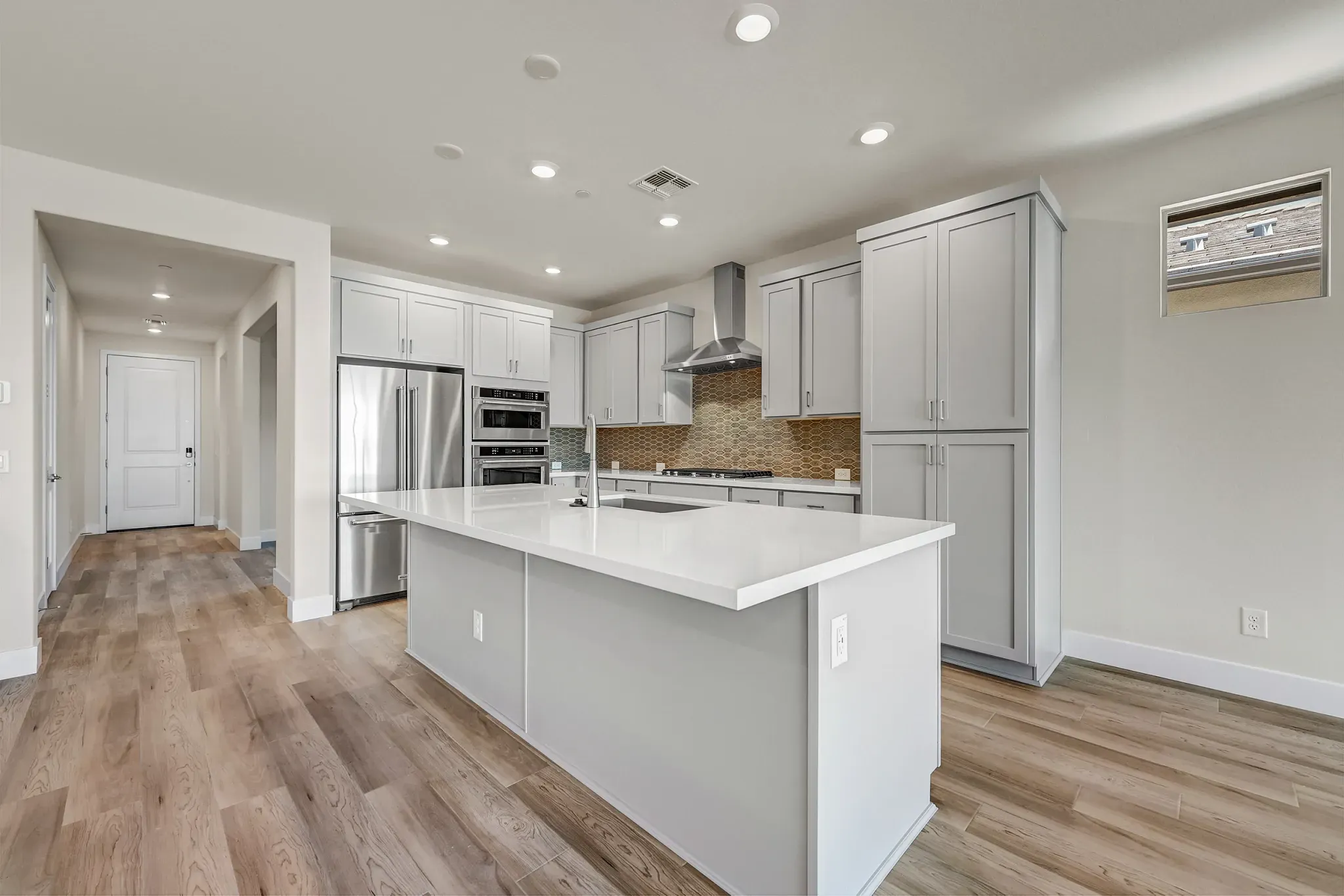 Ridgecrest Flourish HS 91 Kitchen