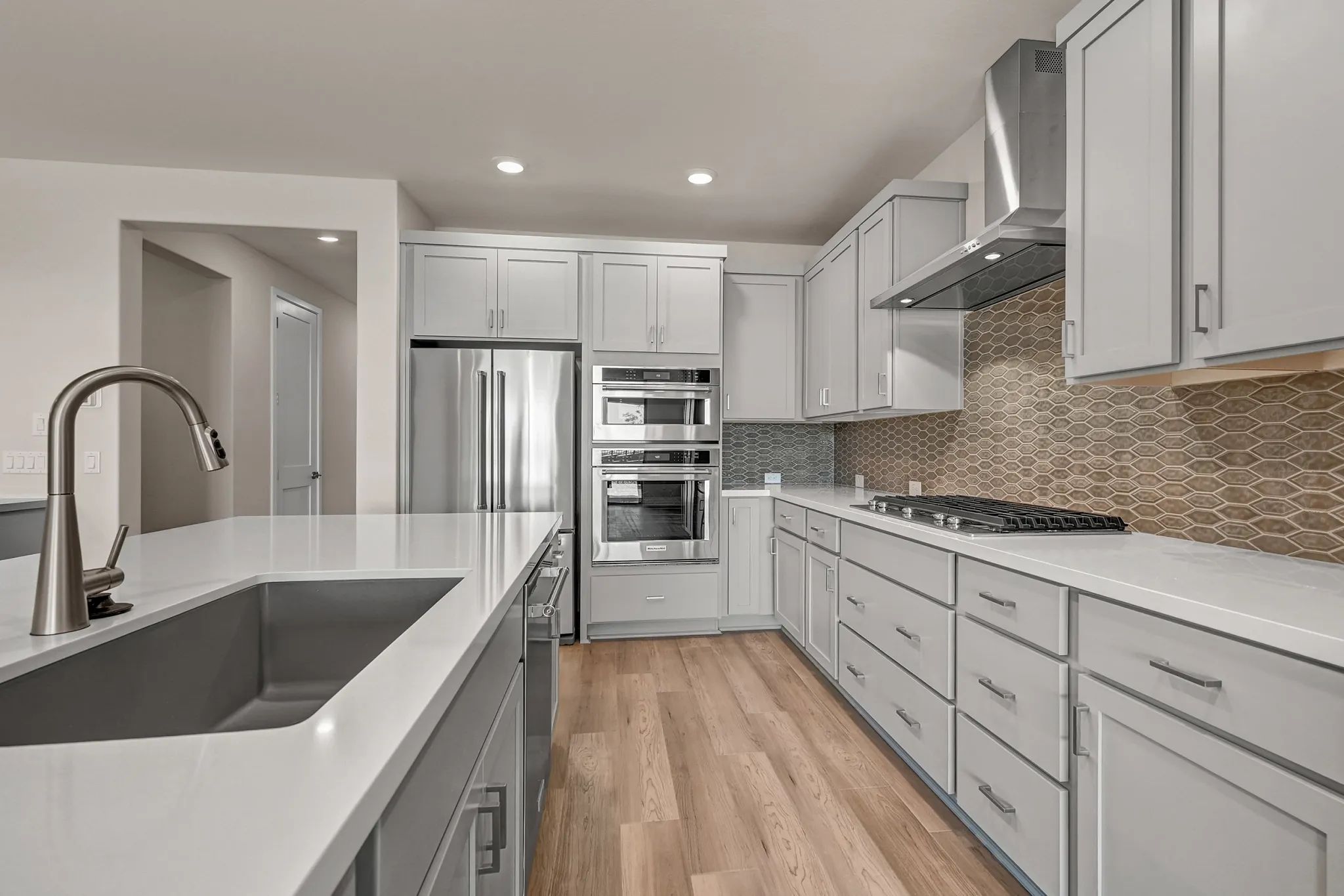 Ridgecrest Flourish HS 91 Kitchen