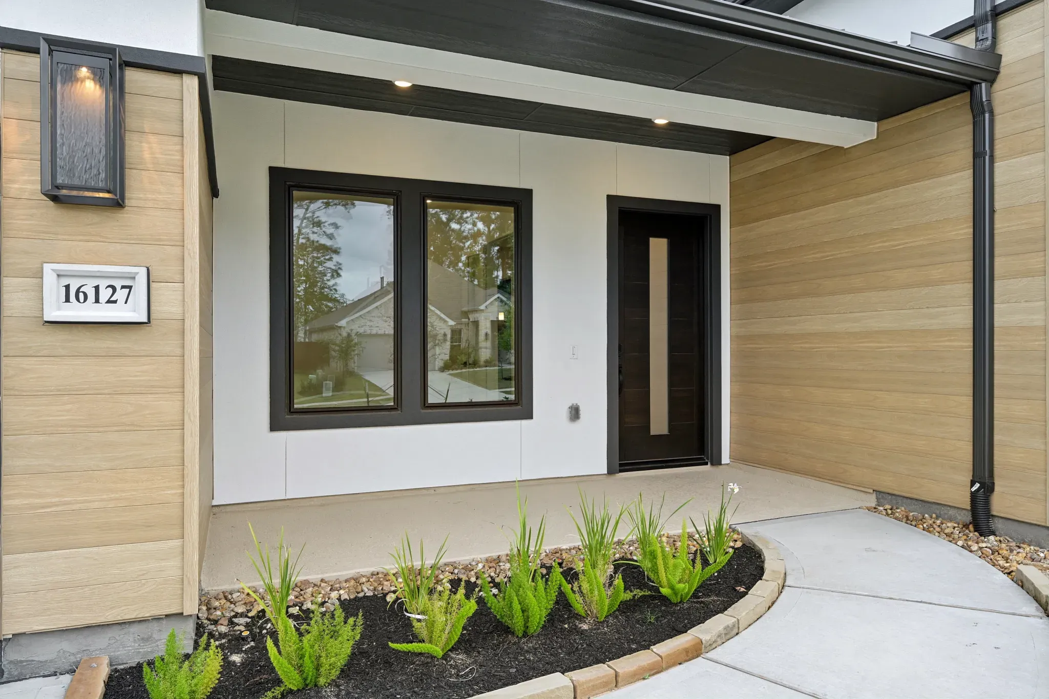 Plan 5072 Porch