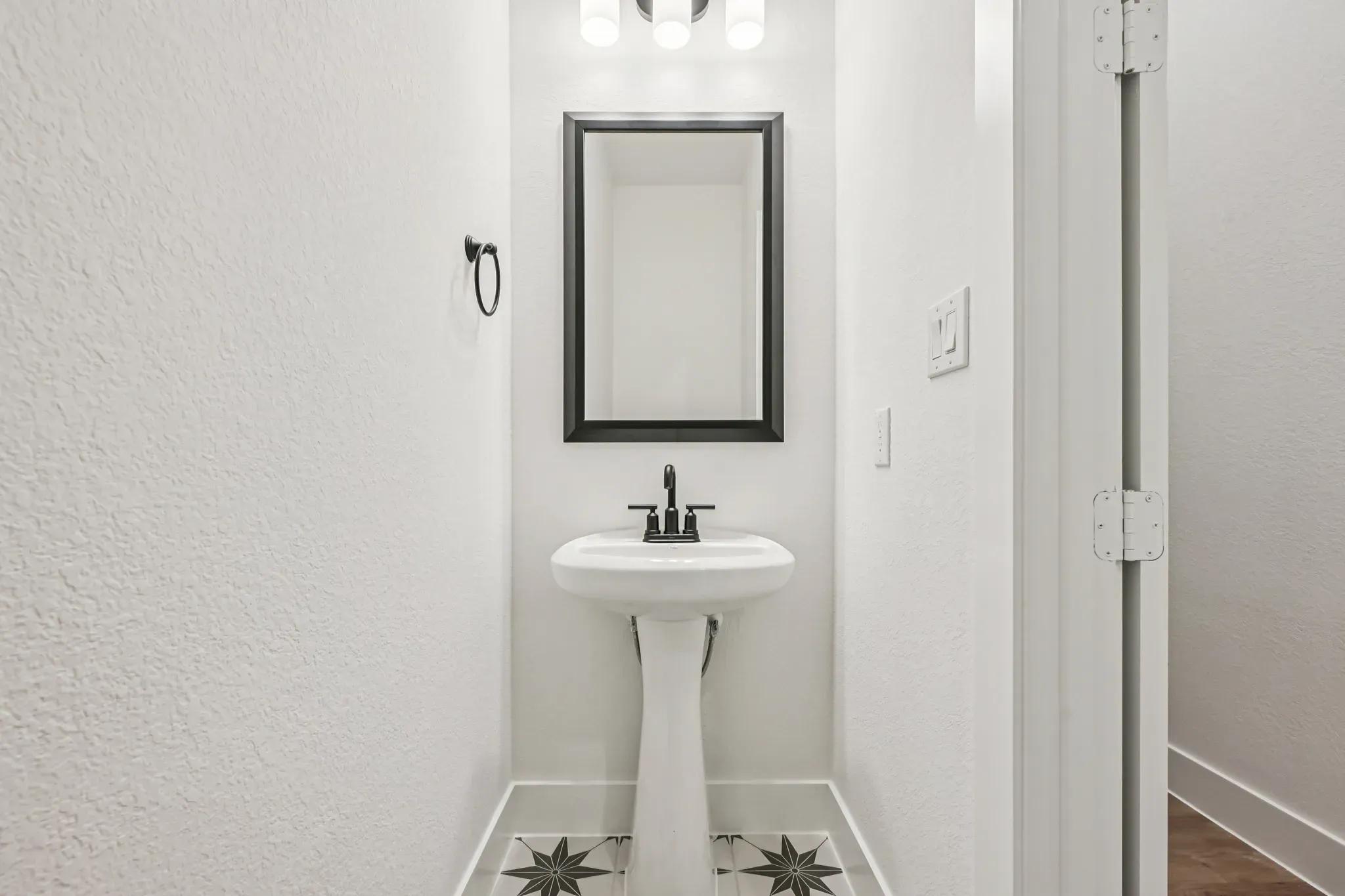 Plan 5072 Powder Room