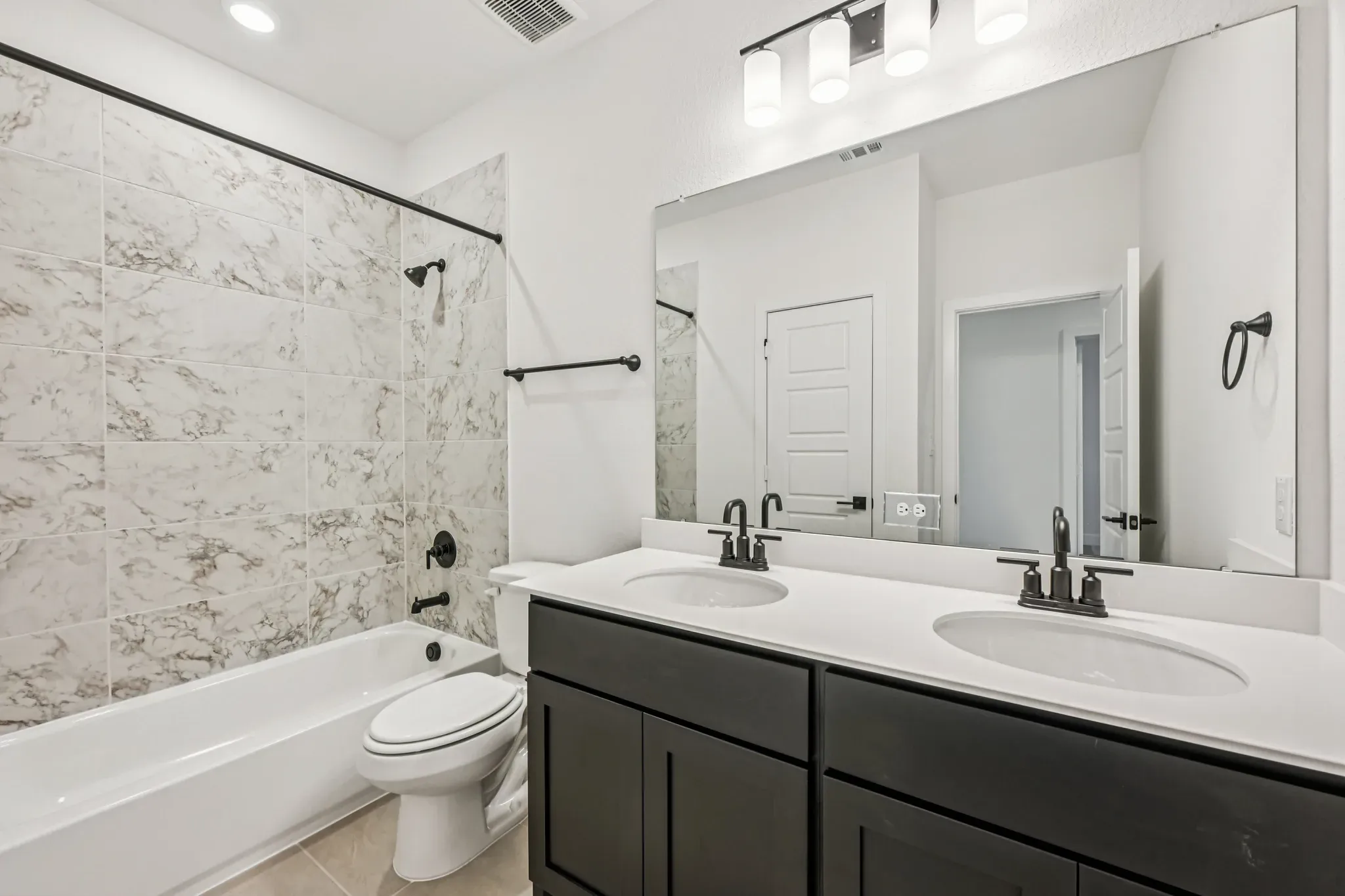 Plan 5072 Bath 3