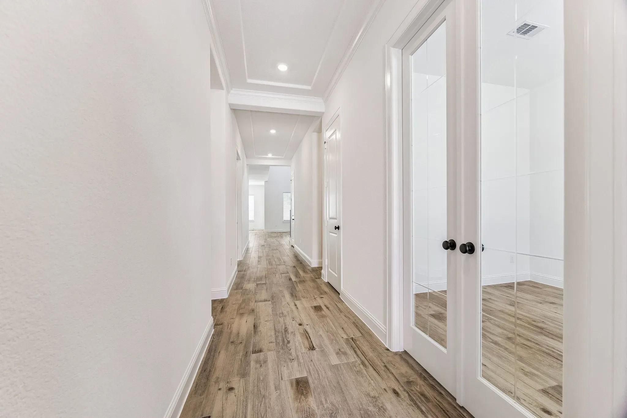 Plan 5072 Hall & Study