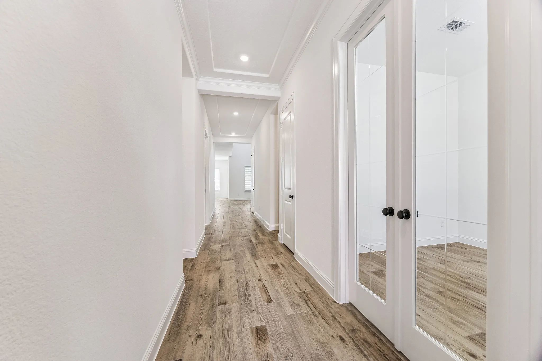 Plan 5072 Hall & Study
