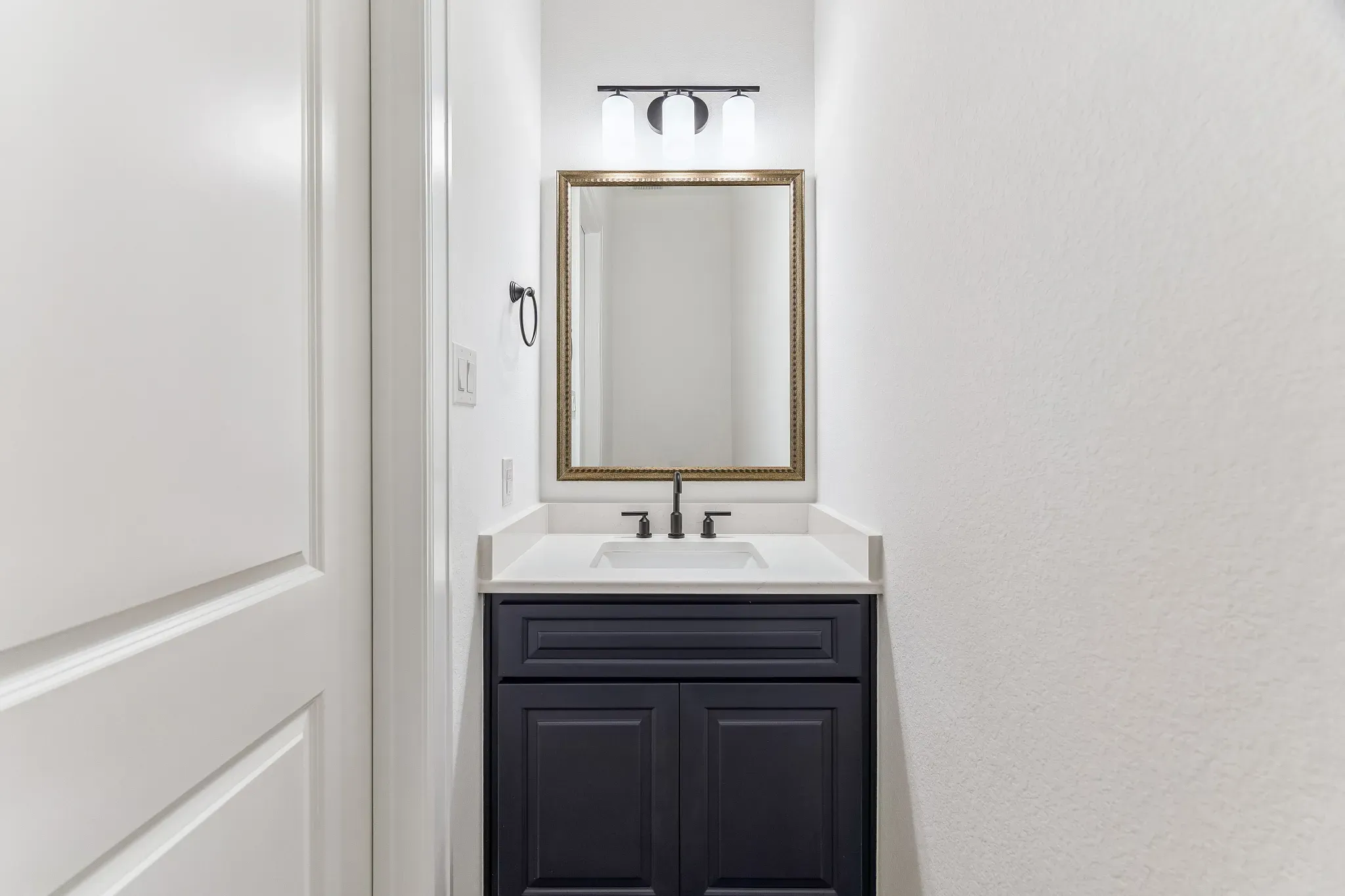 Plan 5072 Powder Room