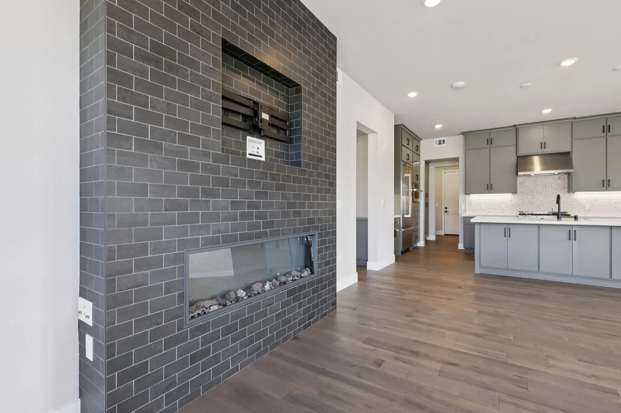 Rooftops Homesite 404 Fireplace
