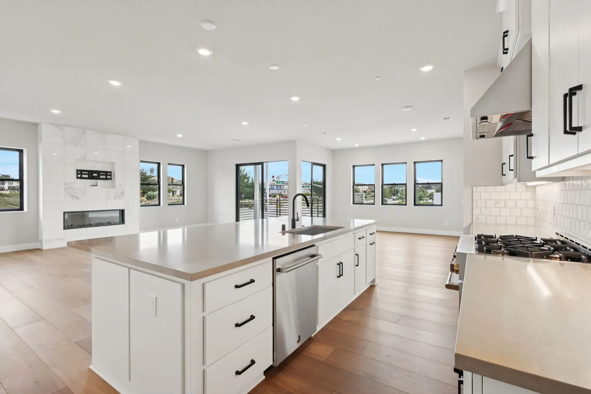 Rooftops Lot 405 Kitchen