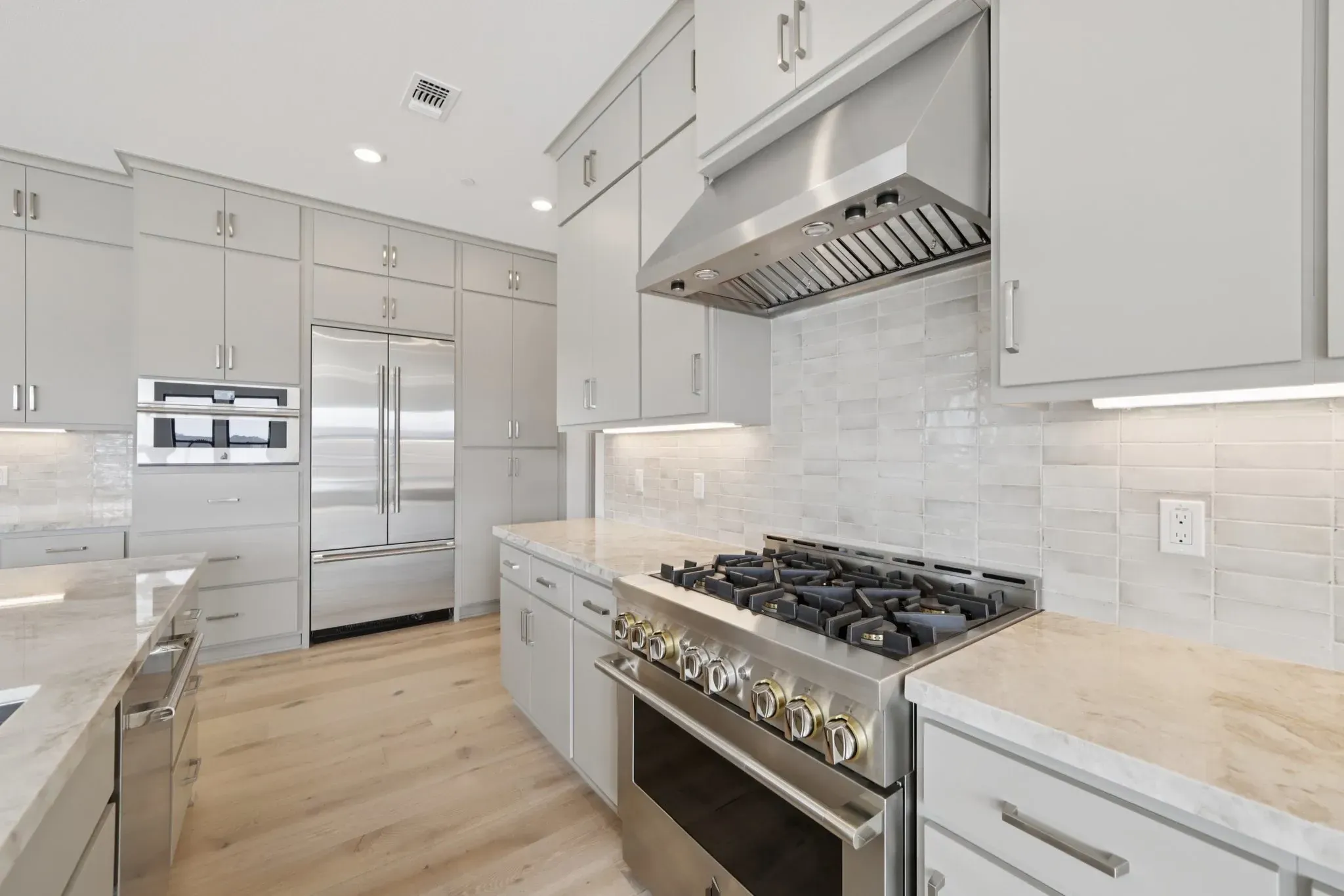 Rooftops Homesite 1001 Kitchen