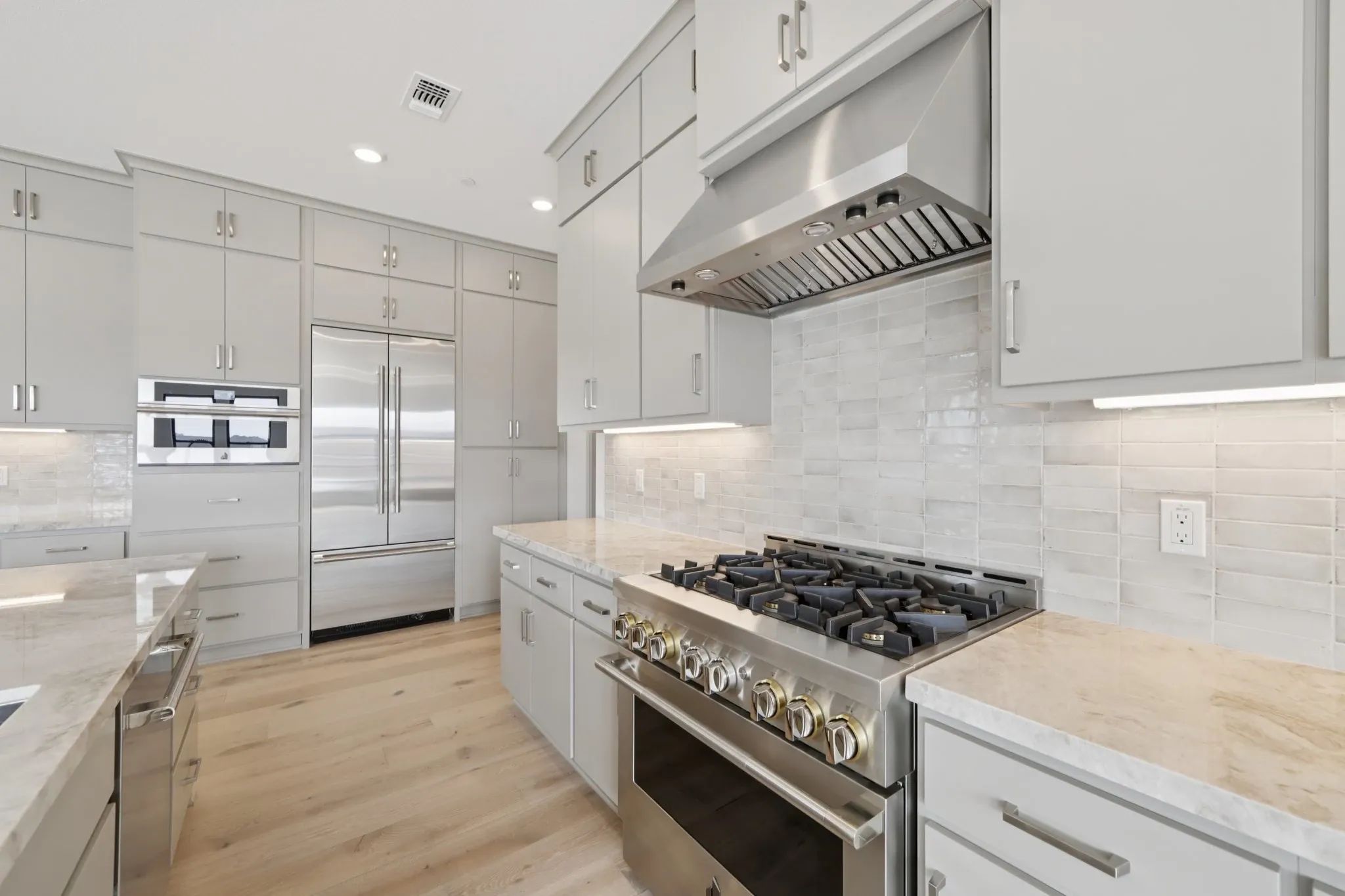 Rooftops Homesite 1001 Kitchen