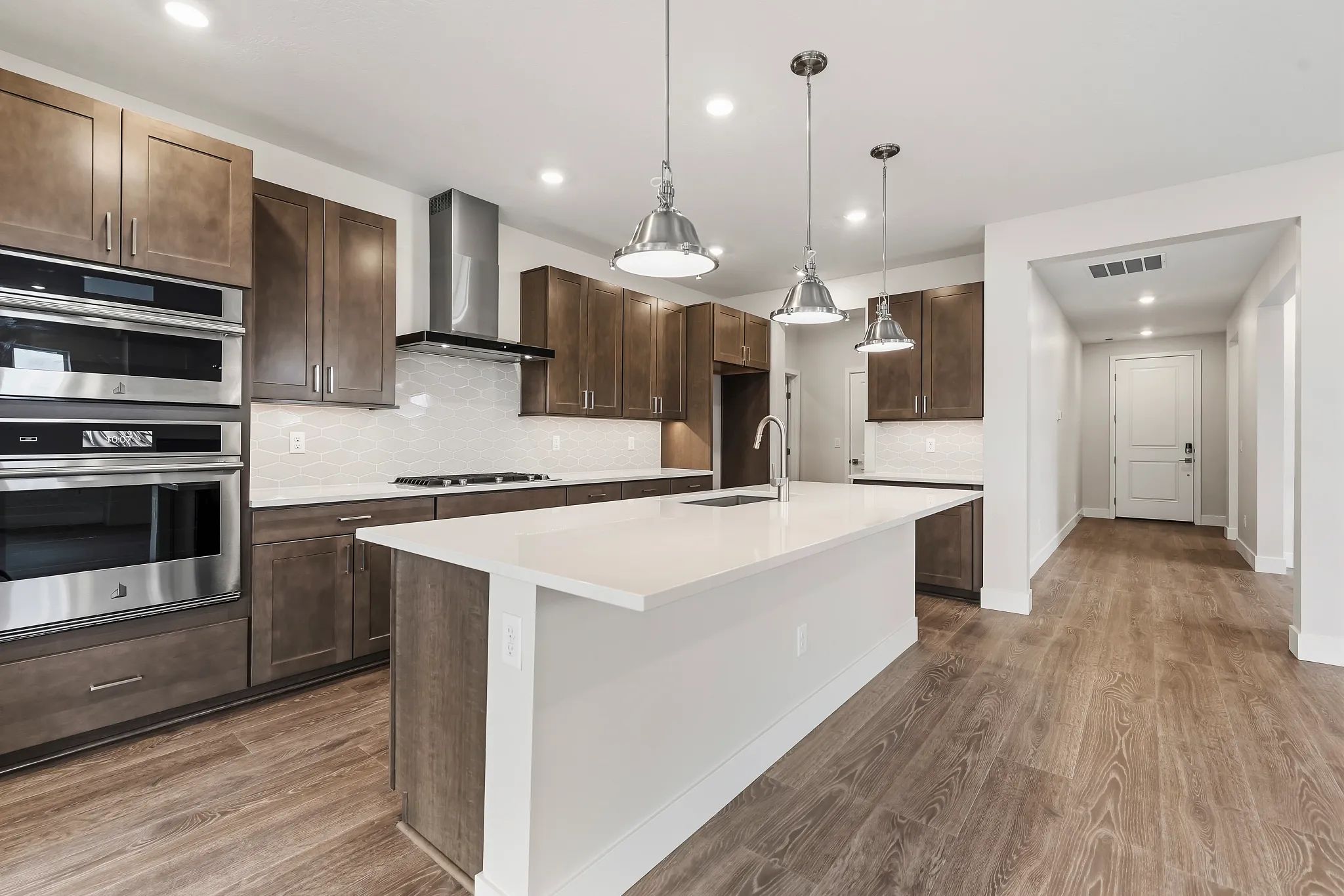 Trilogy Valor HS 527 Reunion Kitchen