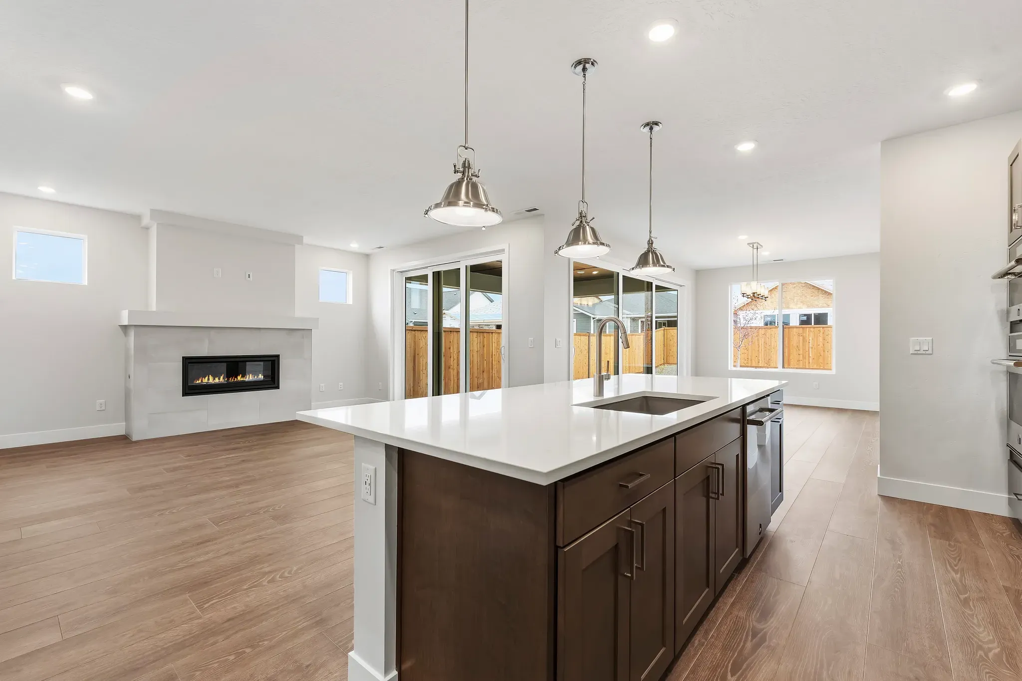 Trilogy Valor HS 527 Reunion Kitchen