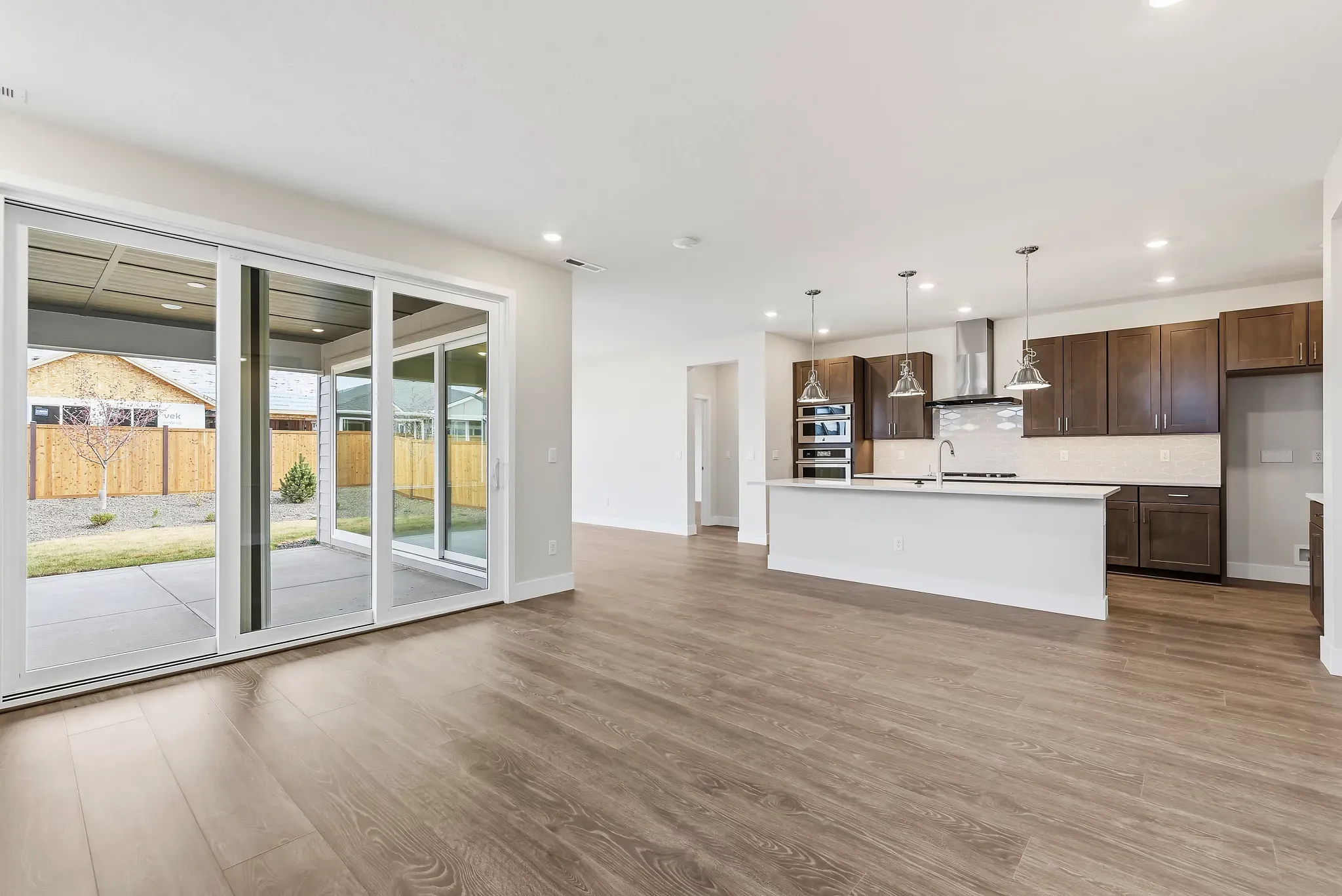 Trilogy Valor HS 527 Great Room Kitchen