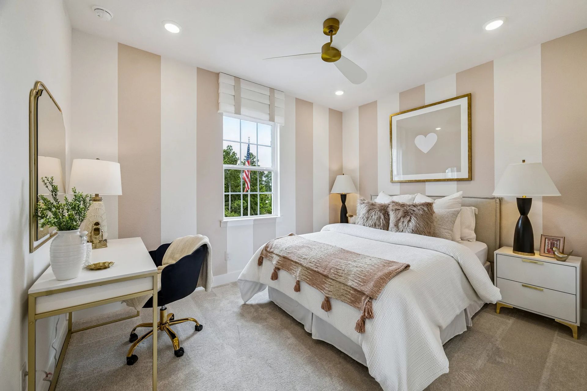 Plan 4069 Bed 5 - Staged
