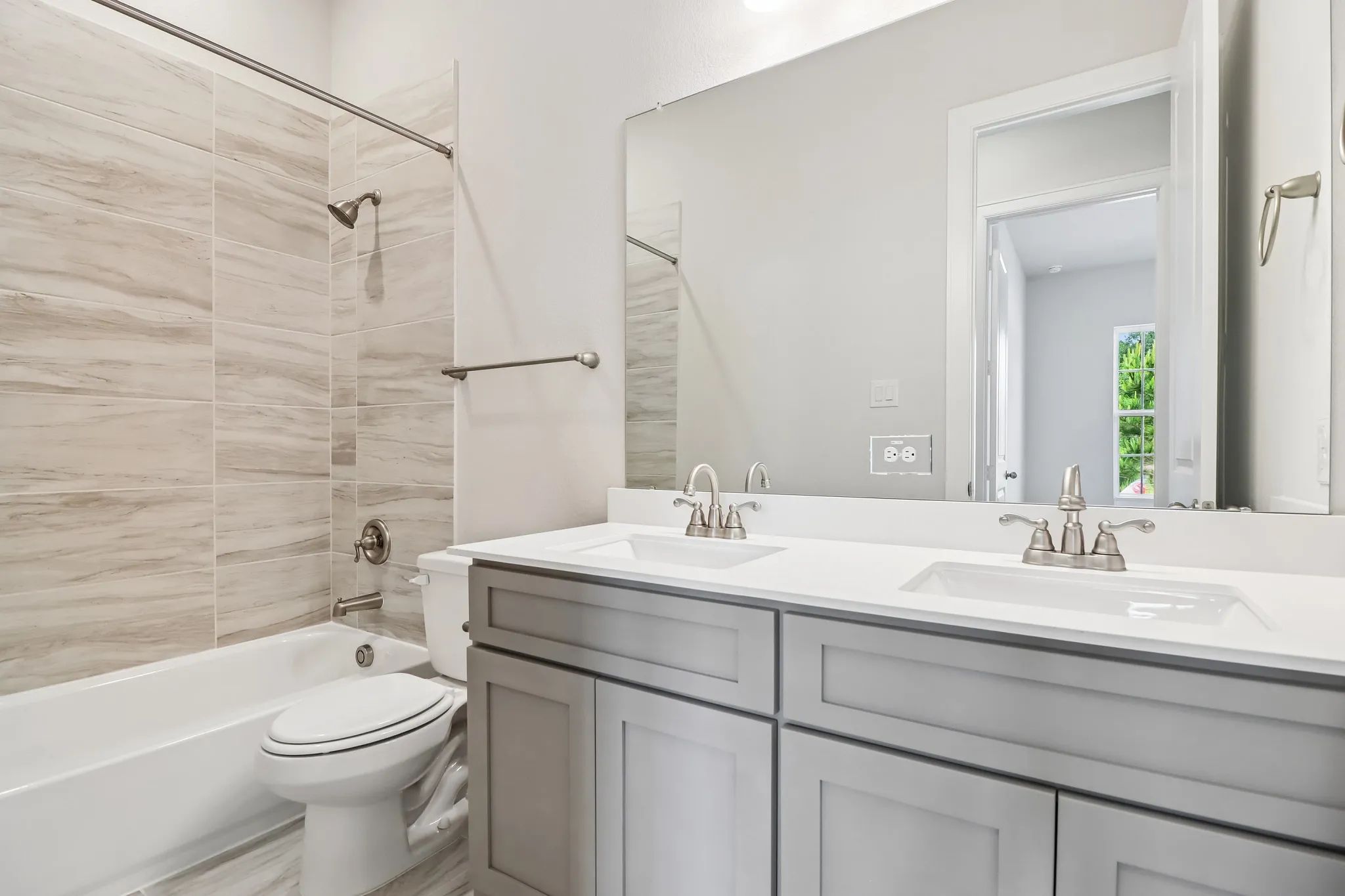 Homesite 2405 Bath 3
